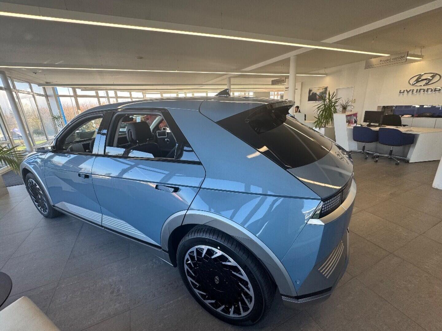 O919V05826_12.webp_IONIQ 5 MY23 STYLE POWER (77 kW 0 kW