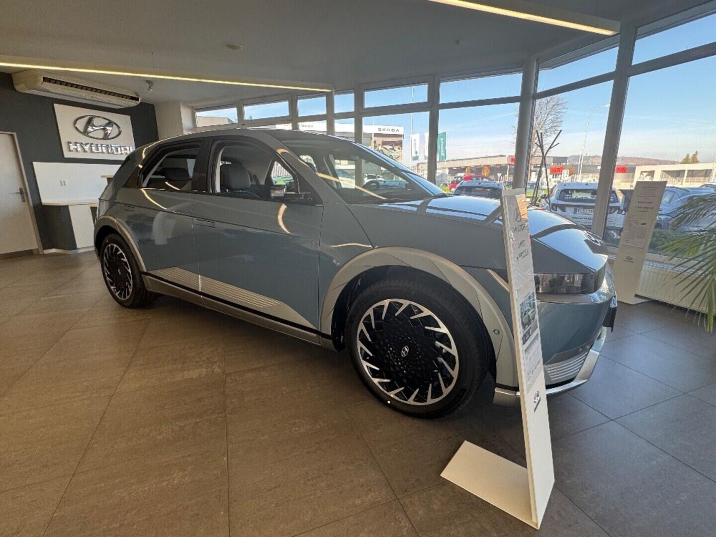 O919V05826_16.webp_IONIQ 5 MY23 STYLE POWER (77 kW 0 kW