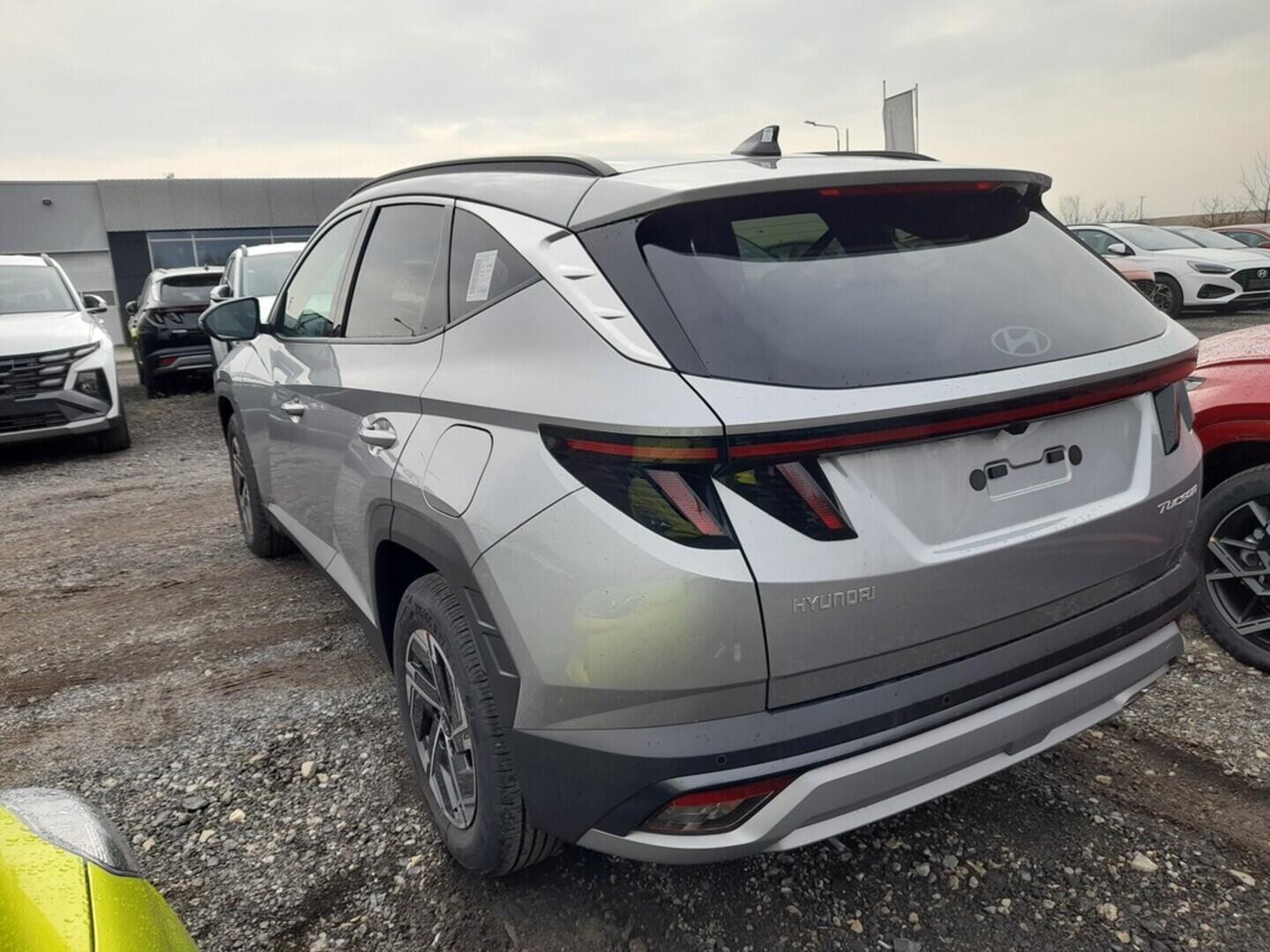 O919V05855_14.webp_TUCSON NX4 Style 1,6 T-GDI 118 kW TUCSON MY25 STYLE 1,6 T-GDI 118 kW 6 Man