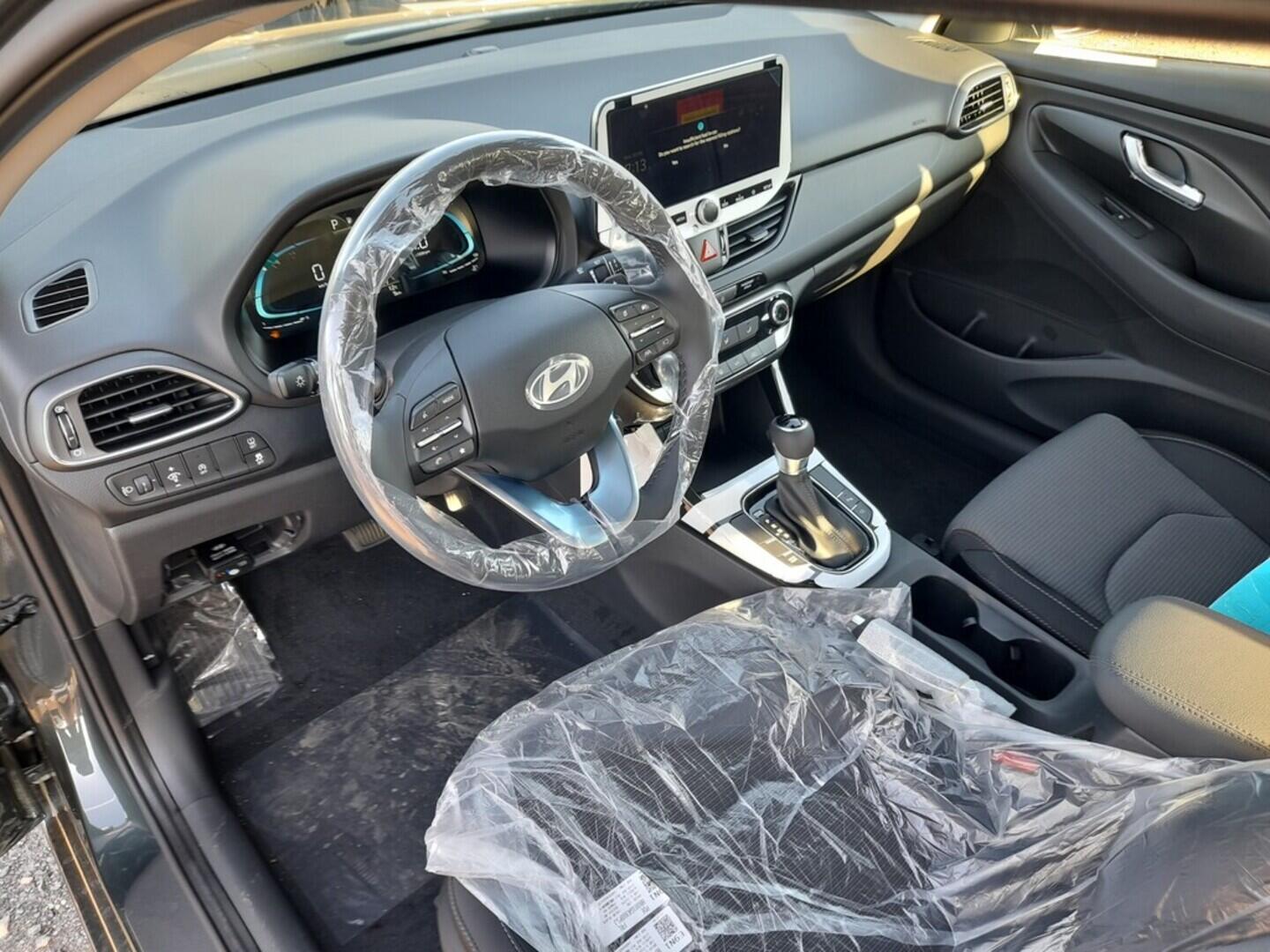 O919V05857_18.webp_i30 FB PD PE Smart 1,0 T-GDI 74 kW