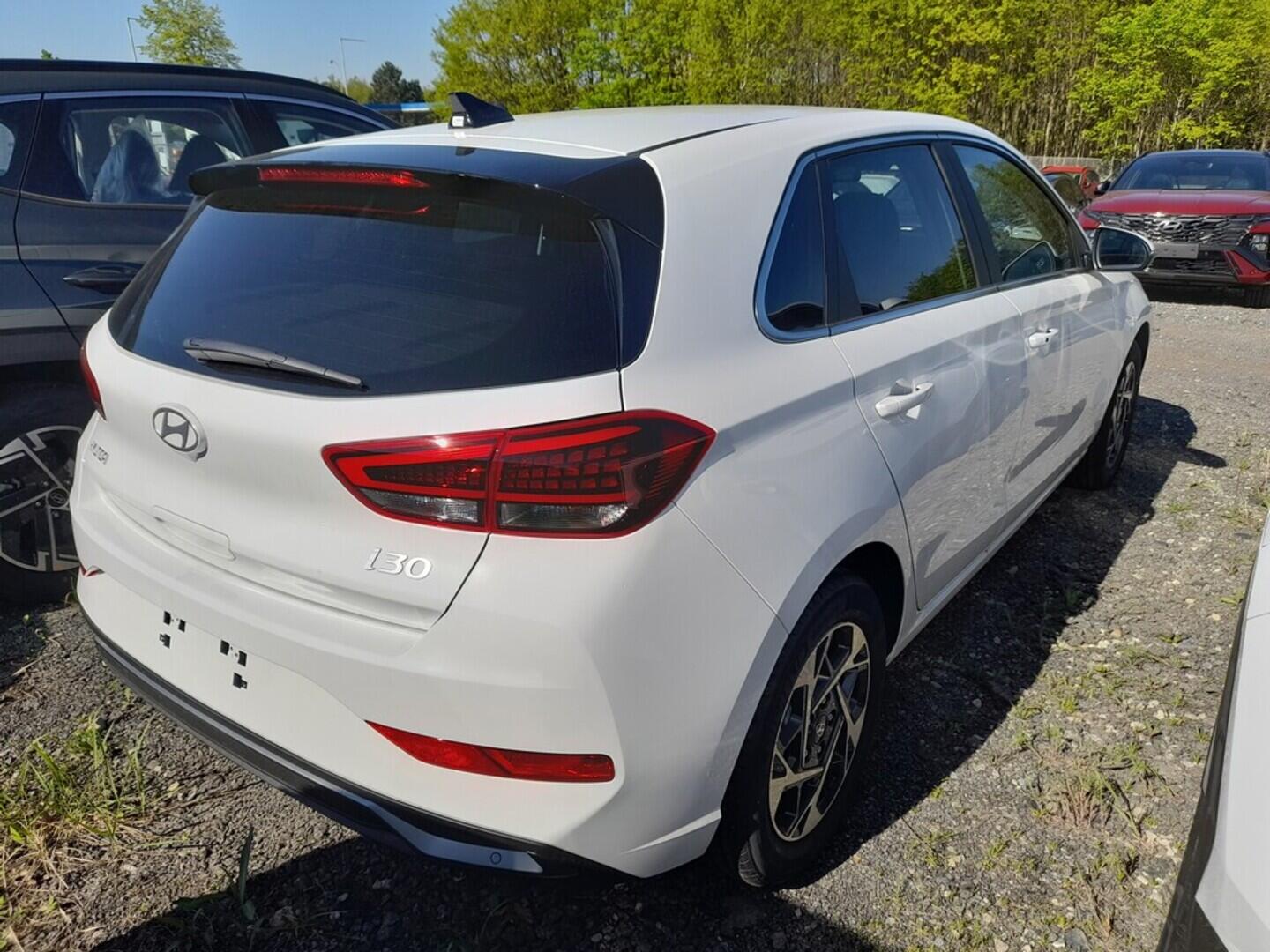 O919V05858_11.webp_i30 HB PD PE Style 1,5i 71 kW