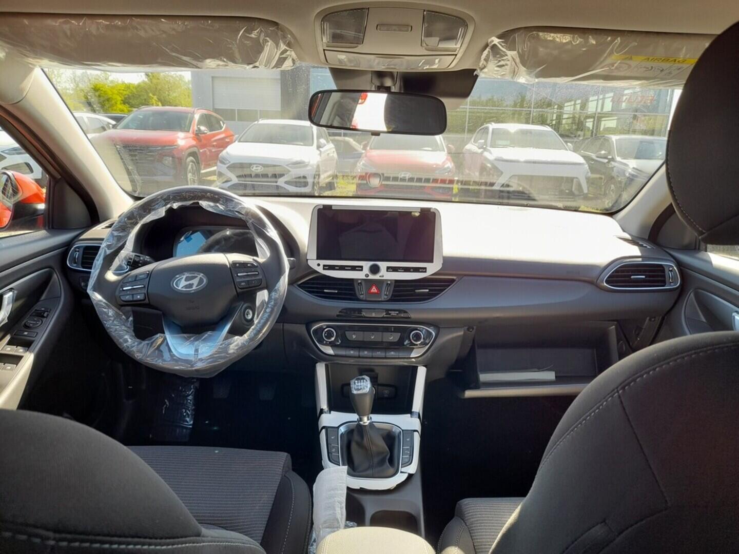 O919V05860_18.webp_i30 FB PD PE GO Czech! 1,0 T-GDI 74 kW