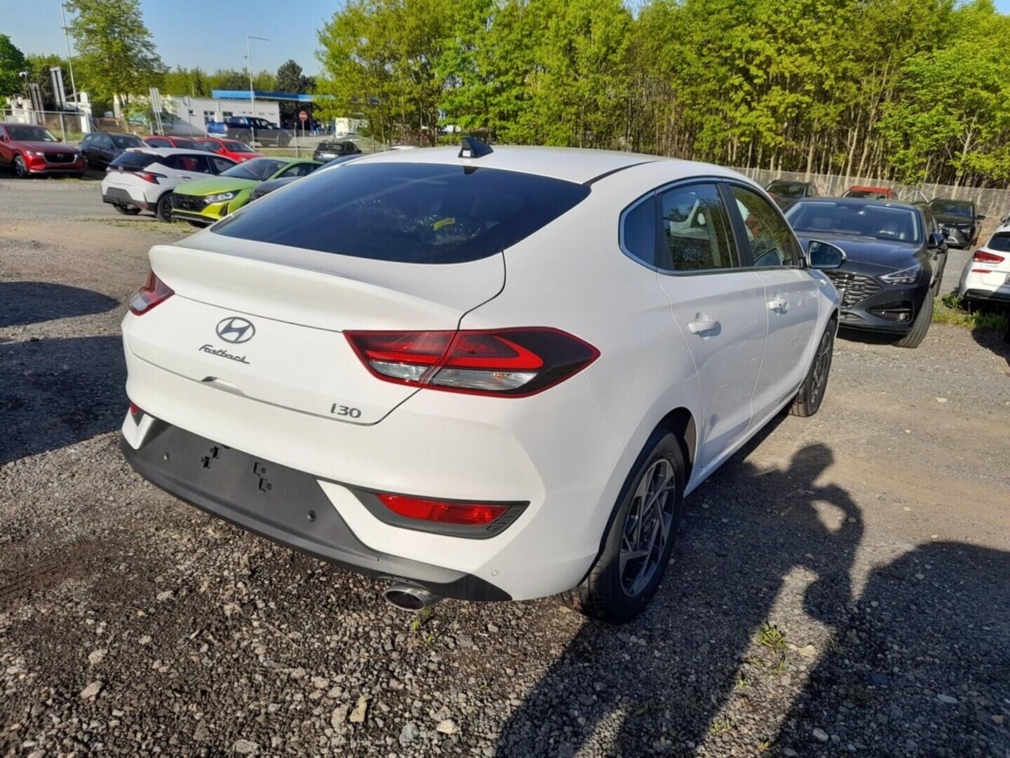 O919V05861_12.webp_i30 FB PD PE Style 1,0 T-GDI 74 kW