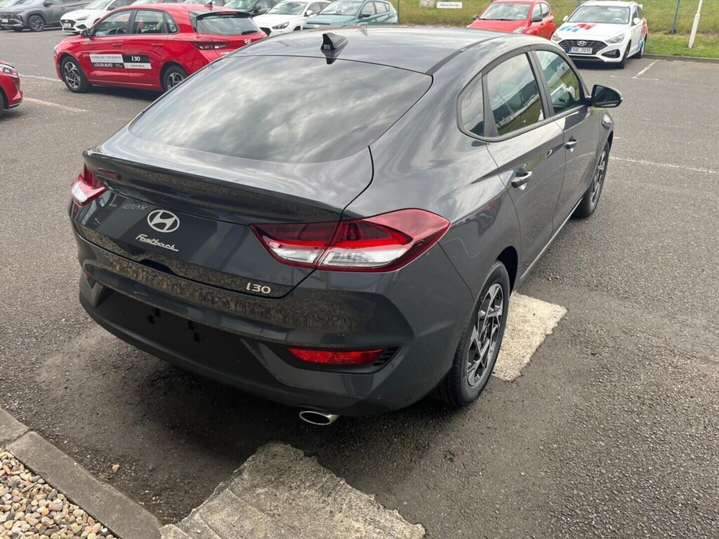 O919V05862_15.webp_i30 FB MY25 FAMILY 1,0 T-GDI Man