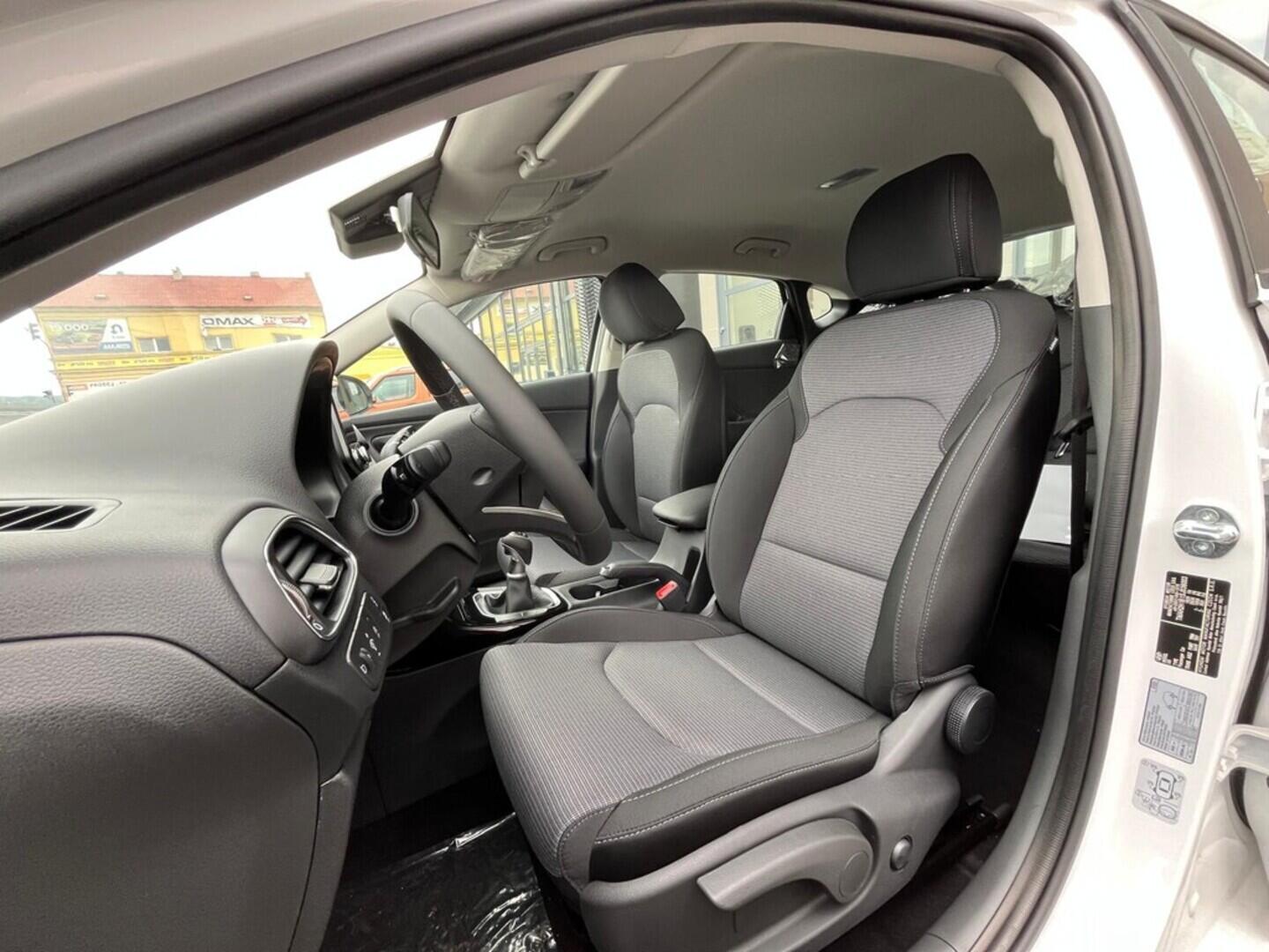 O919V05865_17.webp_i30 FB MY25 FAMILY 1,0 T-GDI Man