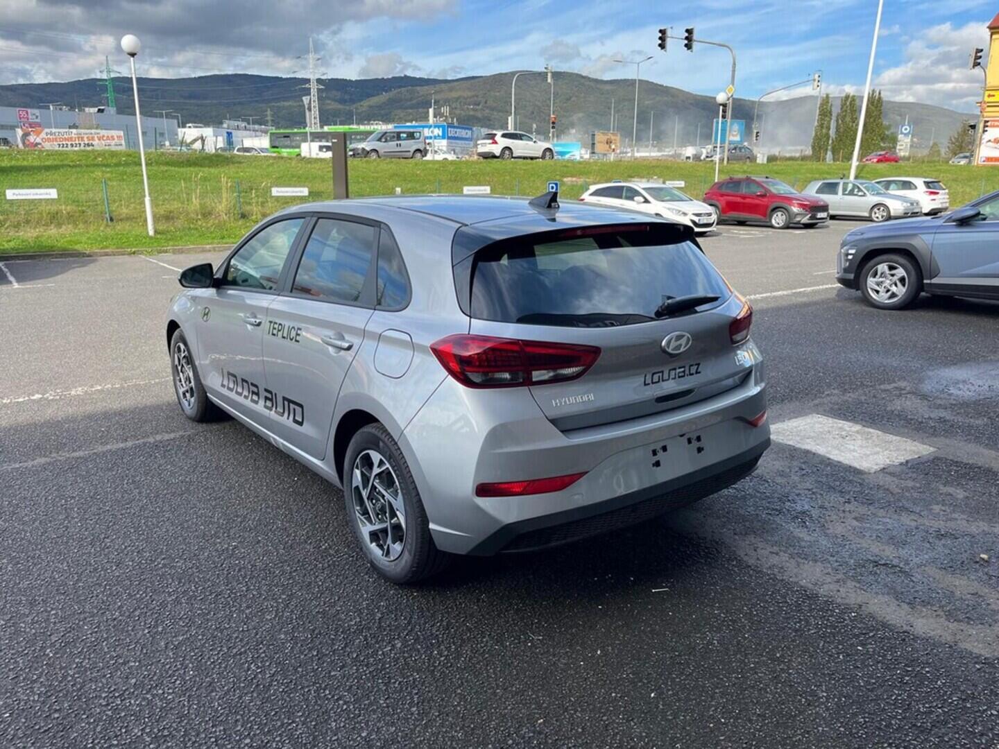 O919V05869_12.webp_i30 HB PD PE Comfort 1,5i 70 kW  6 Man