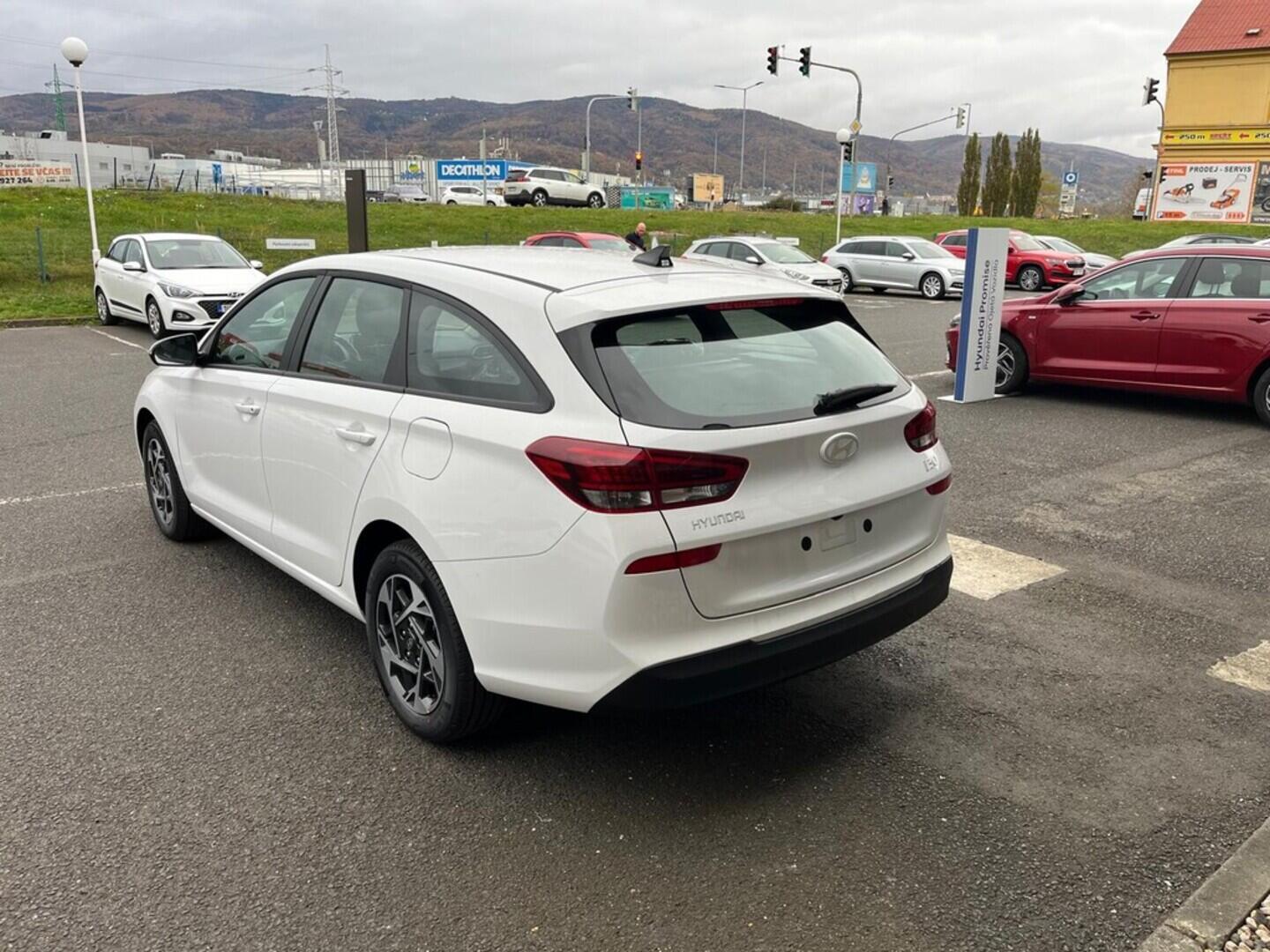 O919V05870_12.webp_I30 HB FL 1,0 T-GDI COMFORT 16" ALU