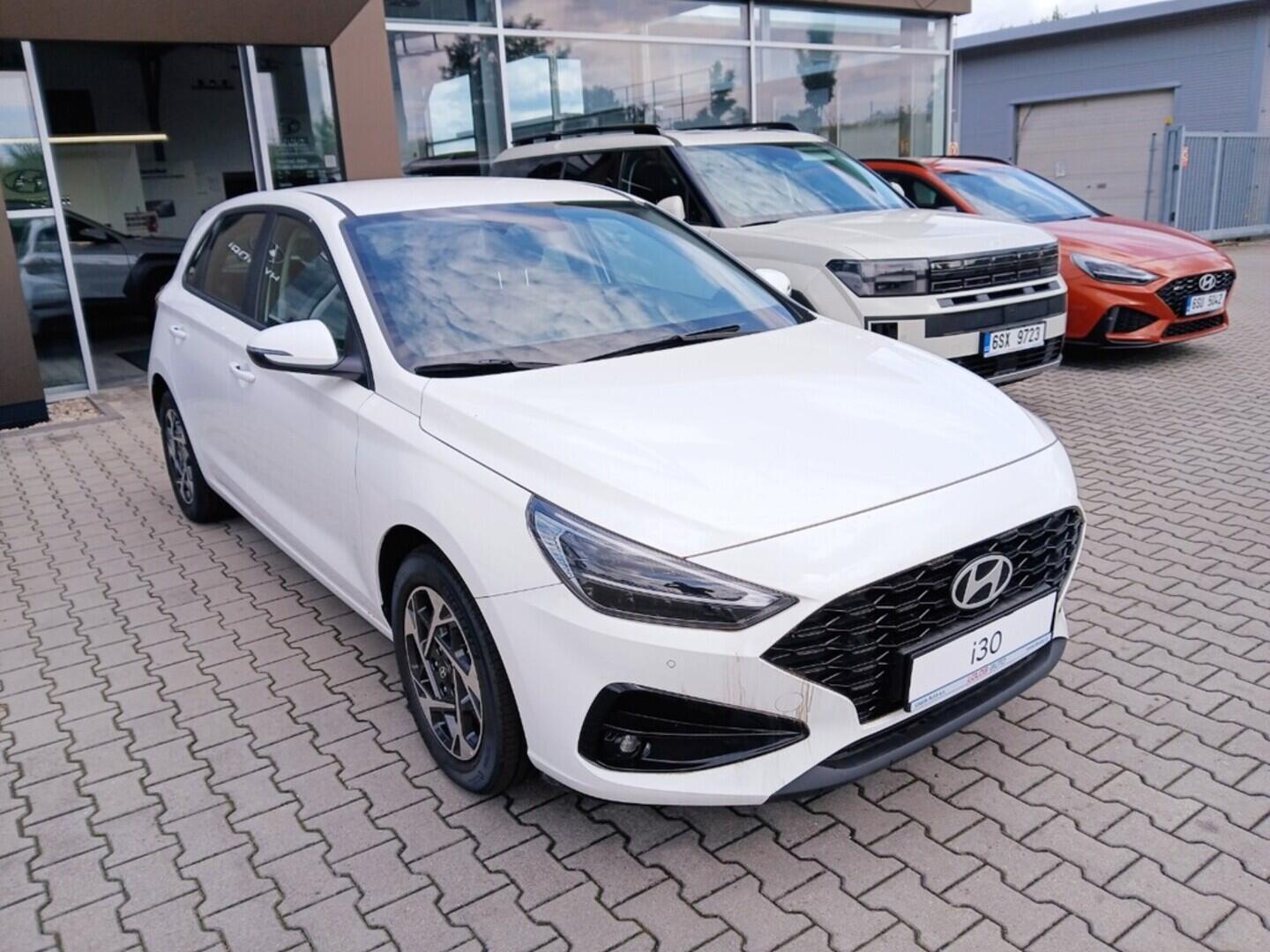 O919V05875_12.webp_i30 HB PD PE Smart 1,5i 71 kW