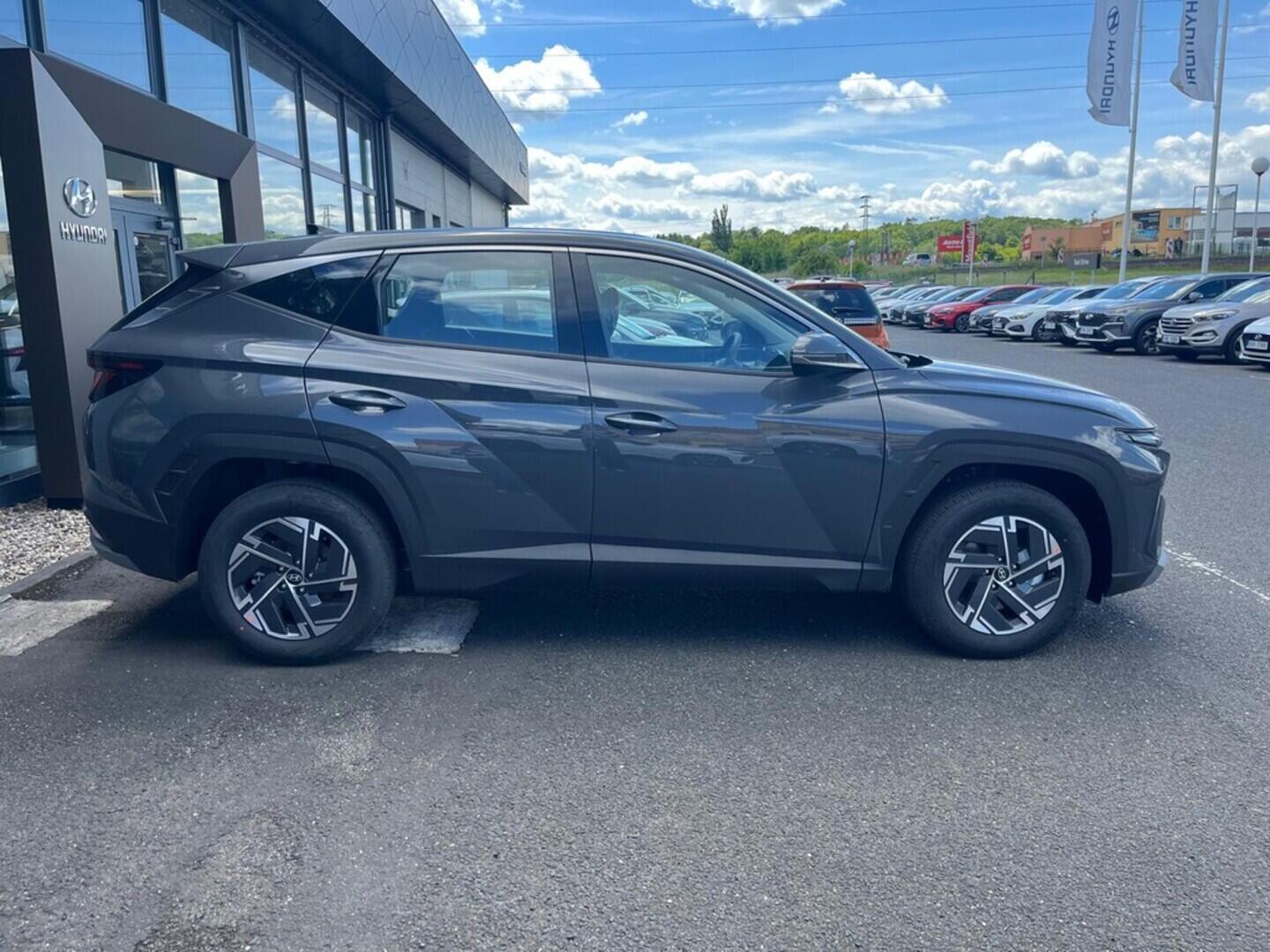 O919V05929_14.webp_TUCSON MY25 Comfort 1,6 T-GDI 118 kW 6 M