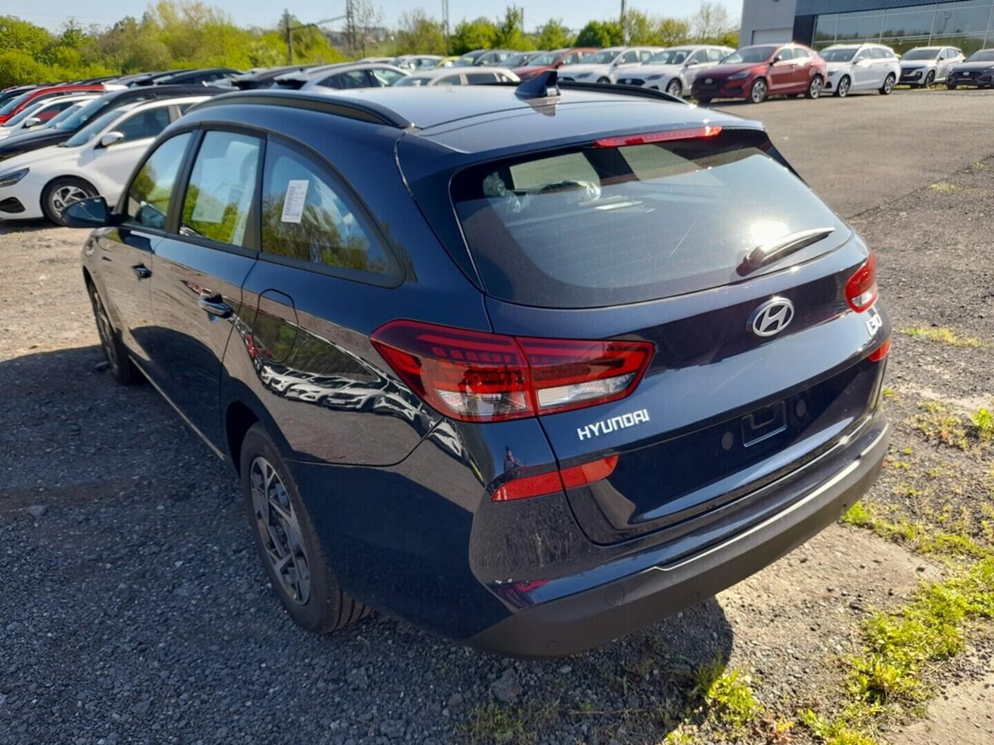 O919V05937_14.webp_i30 WG PD PE GO Czech! 1,0 T-GDI 74 kW