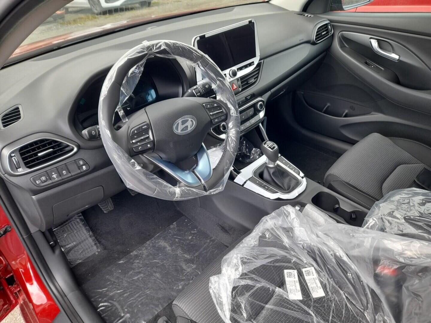 O919V05943_17.webp_i30 FB PD PE GO Czech! 1,0 T-GDI 74 kW