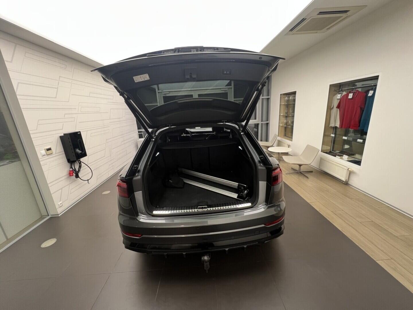 O919V05946_17.webp_Q8 SUV 50 TDI 210 kW