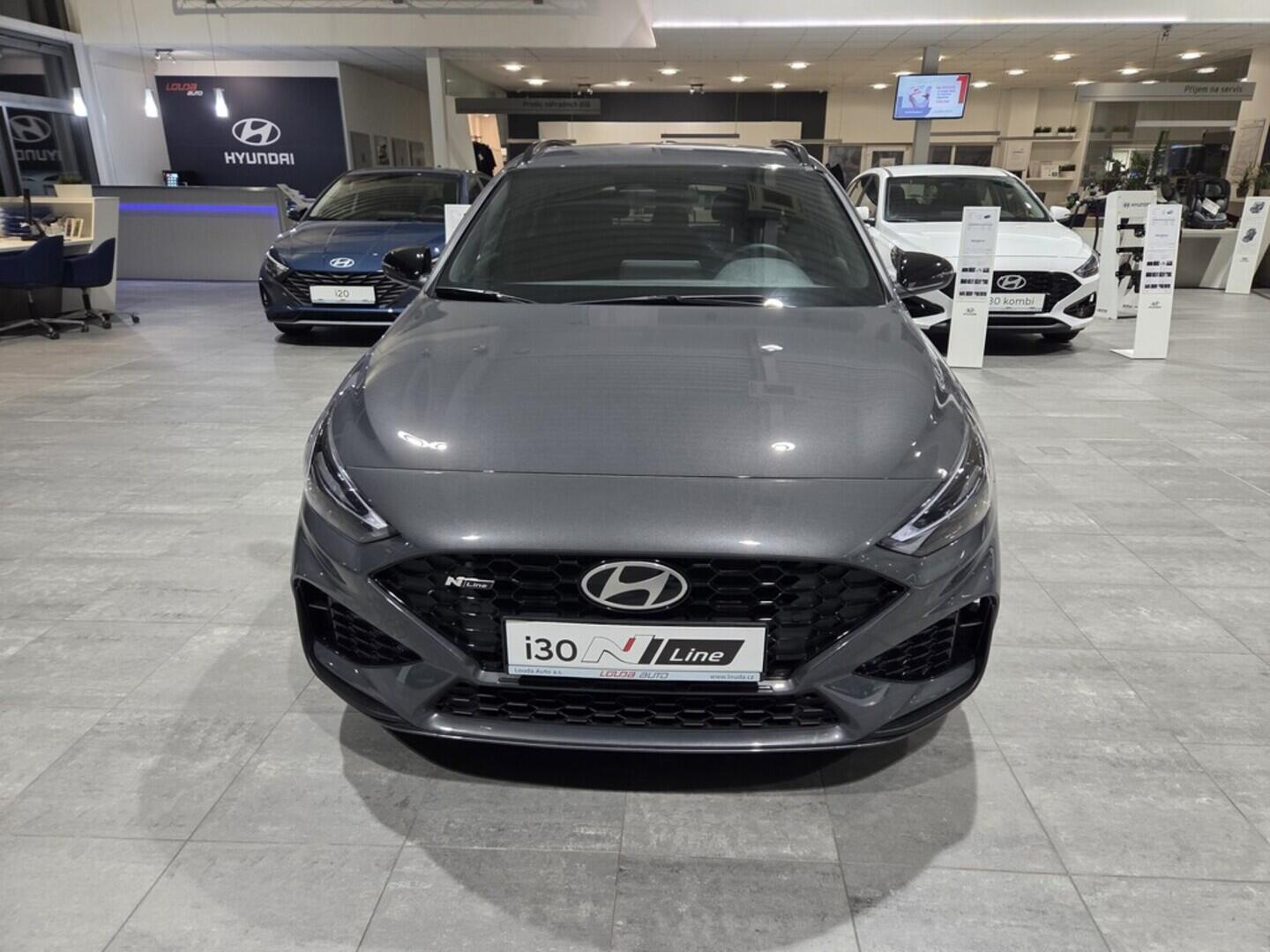 O919V05993_11.webp_i30 WG PD PE N Line 1,5 T-GDI MHEV 103 kW