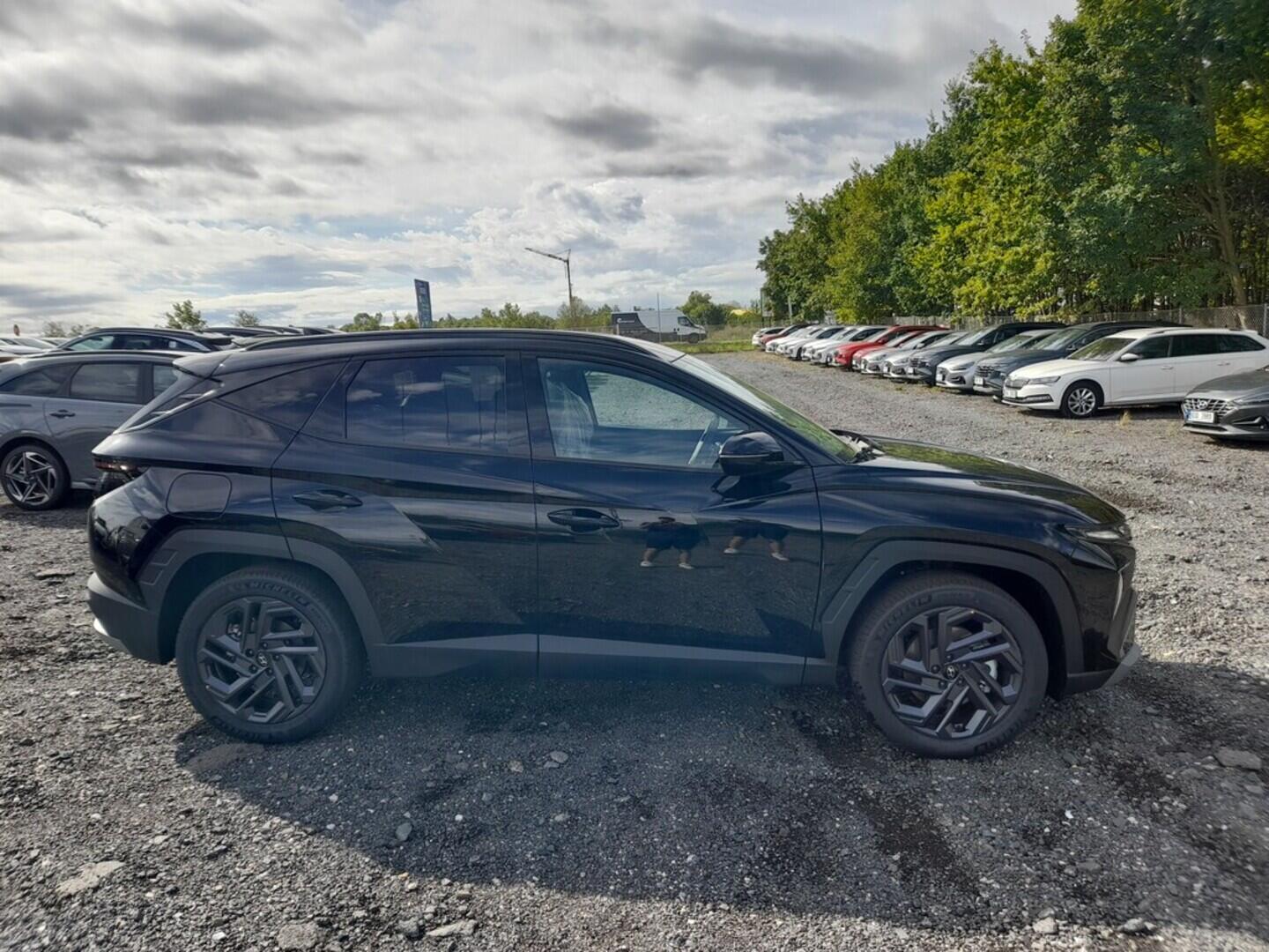 O919V06011_15.webp_TUCSON PHEV NX4 20 Years 1,6 T-GDI PHEV 185 kW