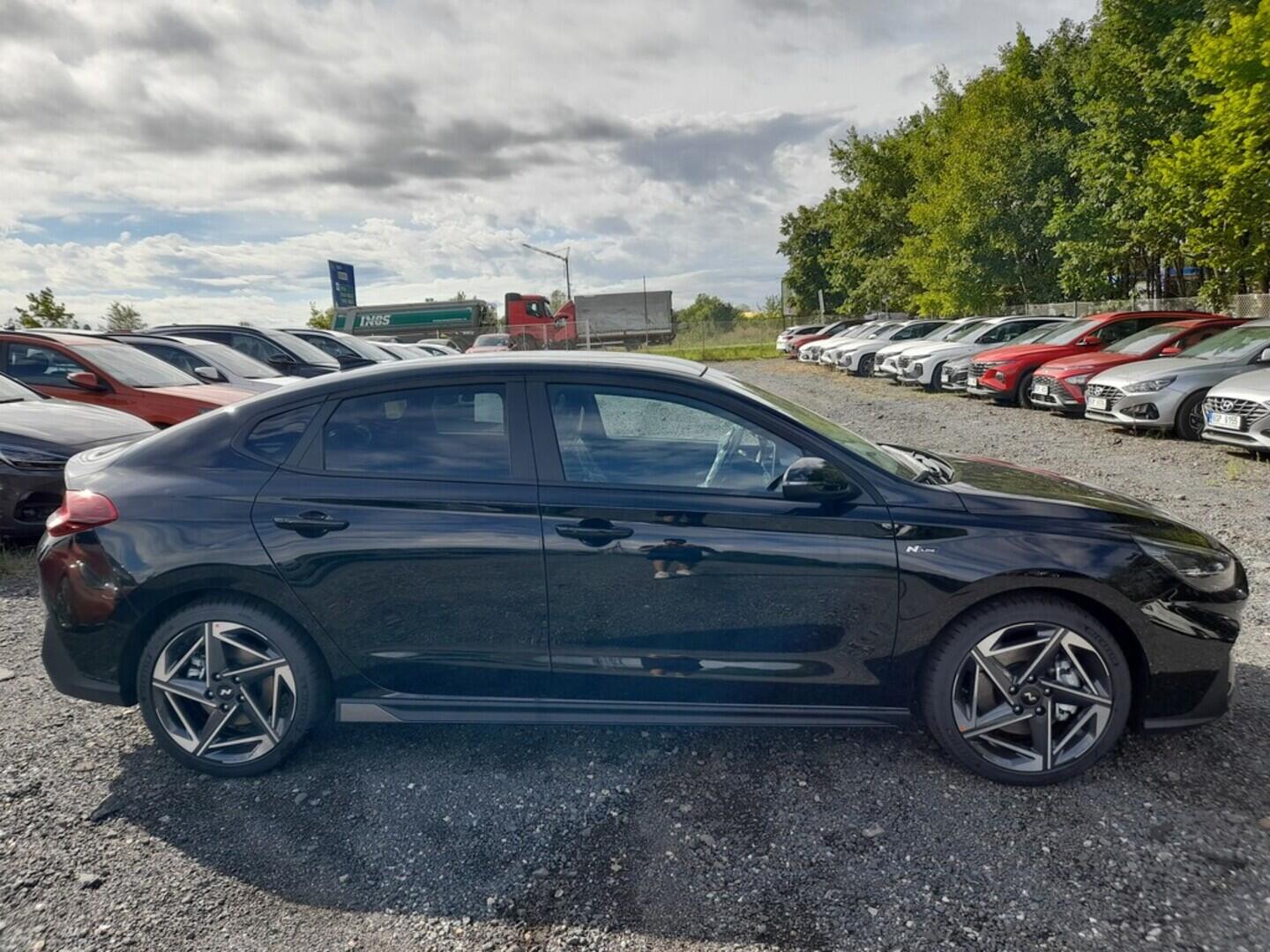 O919V06012_15.webp_i30 FB PD PE N Line 1,5 T-GDI MHEV 103 kW