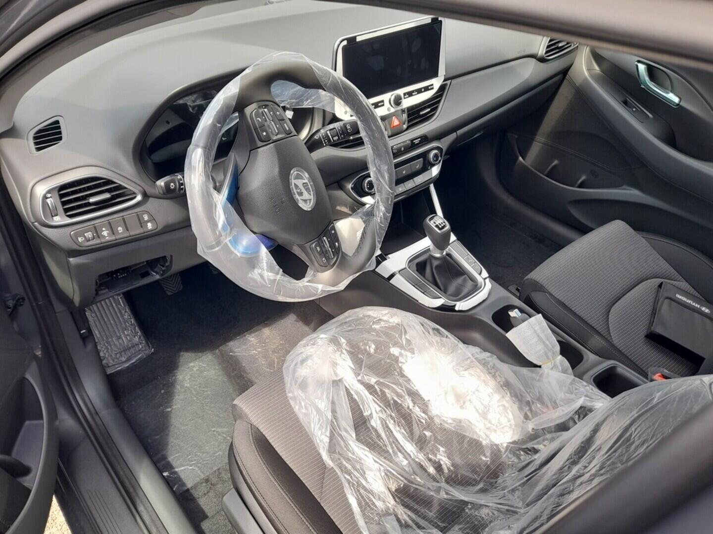 O919V06016_16.webp_i30 HB PD PE Comfort 1,5i 71 kW