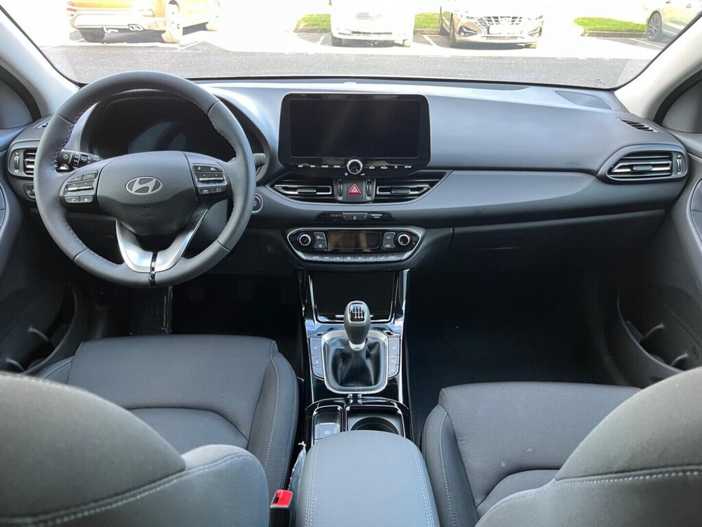 O919V06017_16.webp_I30 HB 1,5I 70kW STYLE