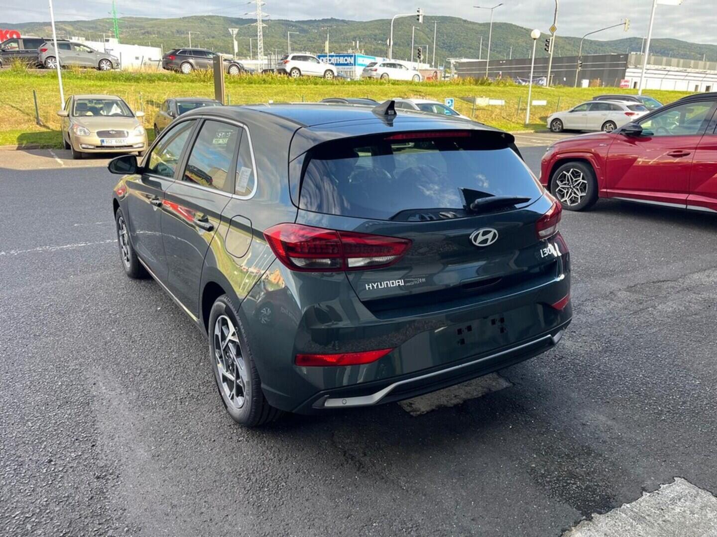 O919V06048_12.webp_I30 FL HB 1,5I 70kW STYLE