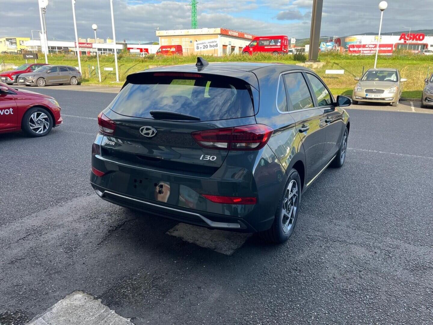 O919V06048_15.webp_I30 FL HB 1,5I 70kW STYLE