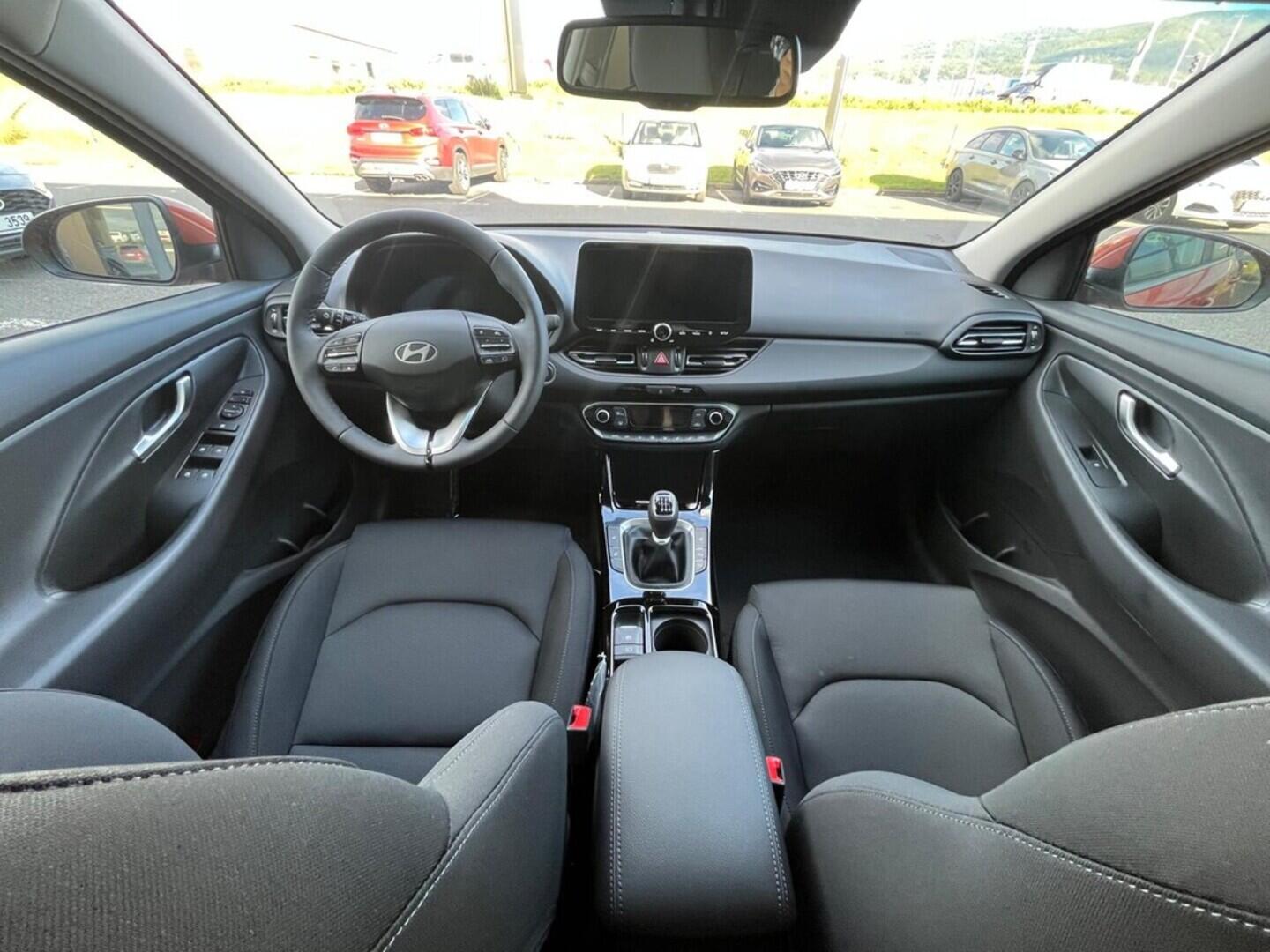 O919V06048_16.webp_I30 FL HB 1,5I 70kW STYLE