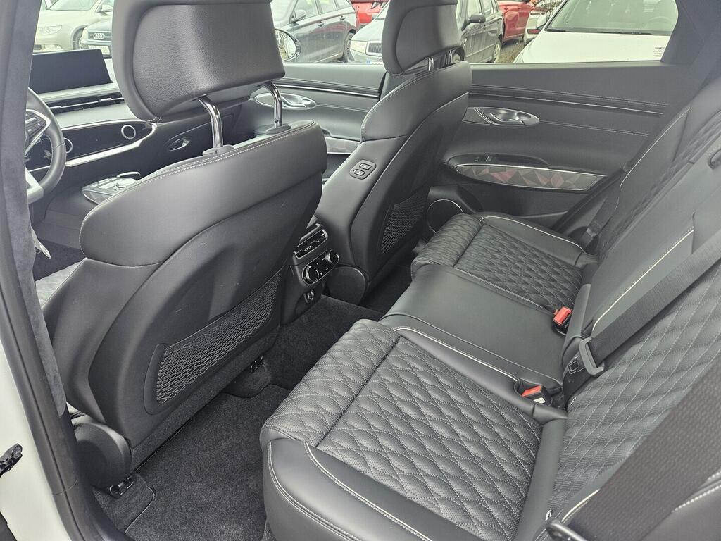 O919V06340_18.webp_Hyundai Genesis  0 kW