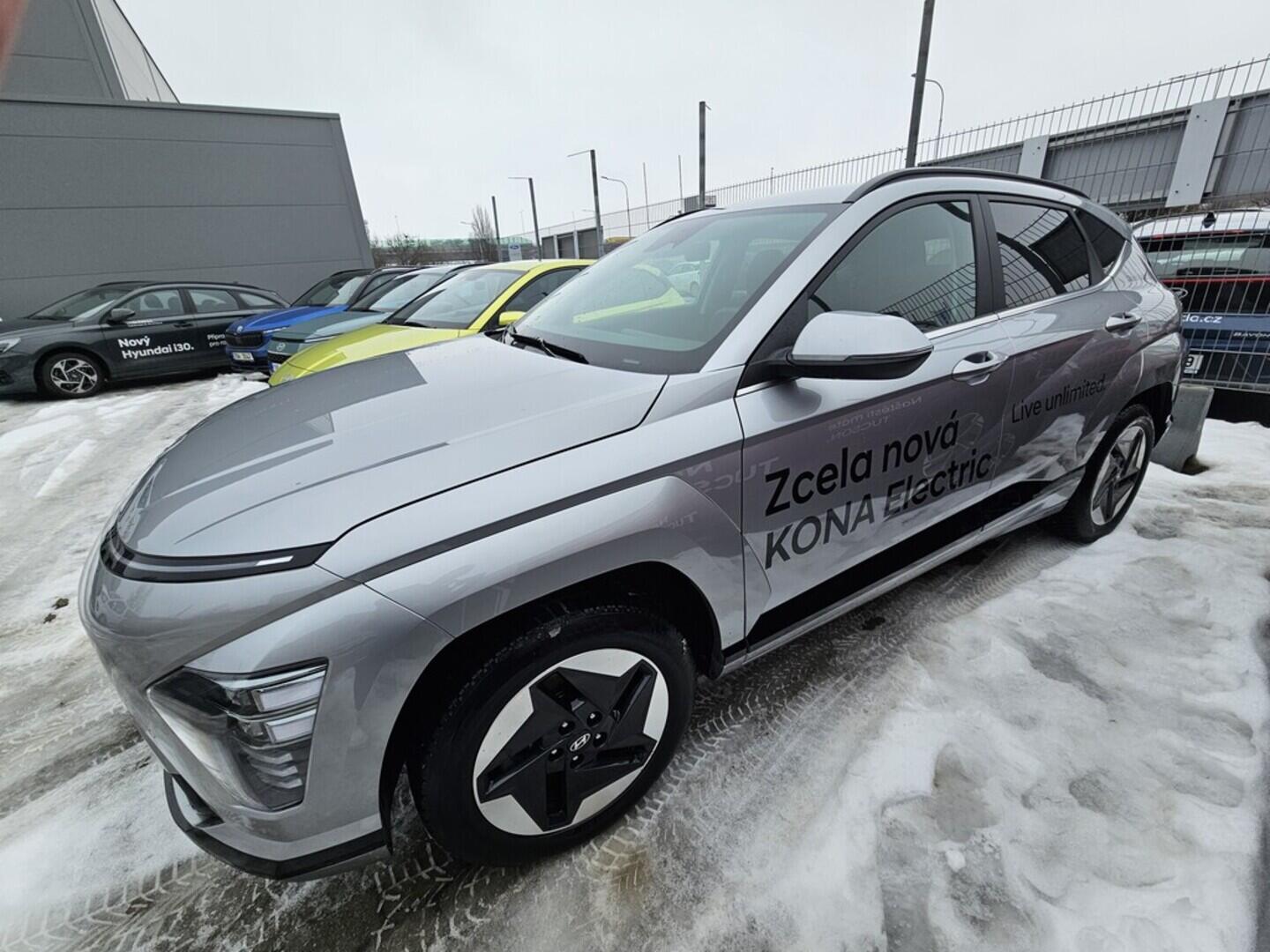 OA41005412_12.webp_KONA EV SX2 Czech Edition POWER 64,8 kWh 150 kW