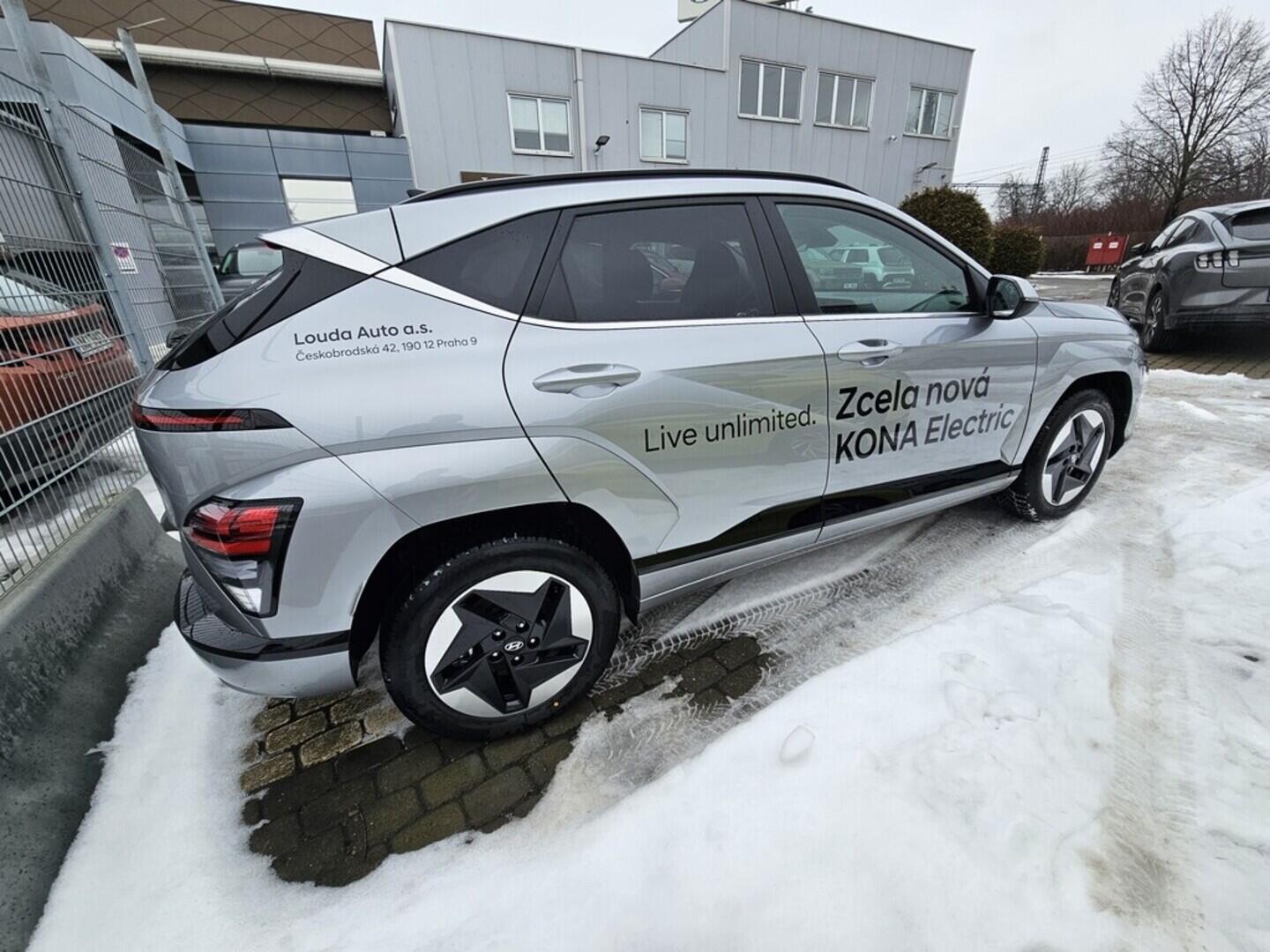 OA41005412_14.webp_KONA EV SX2 Czech Edition POWER 64,8 kWh 150 kW