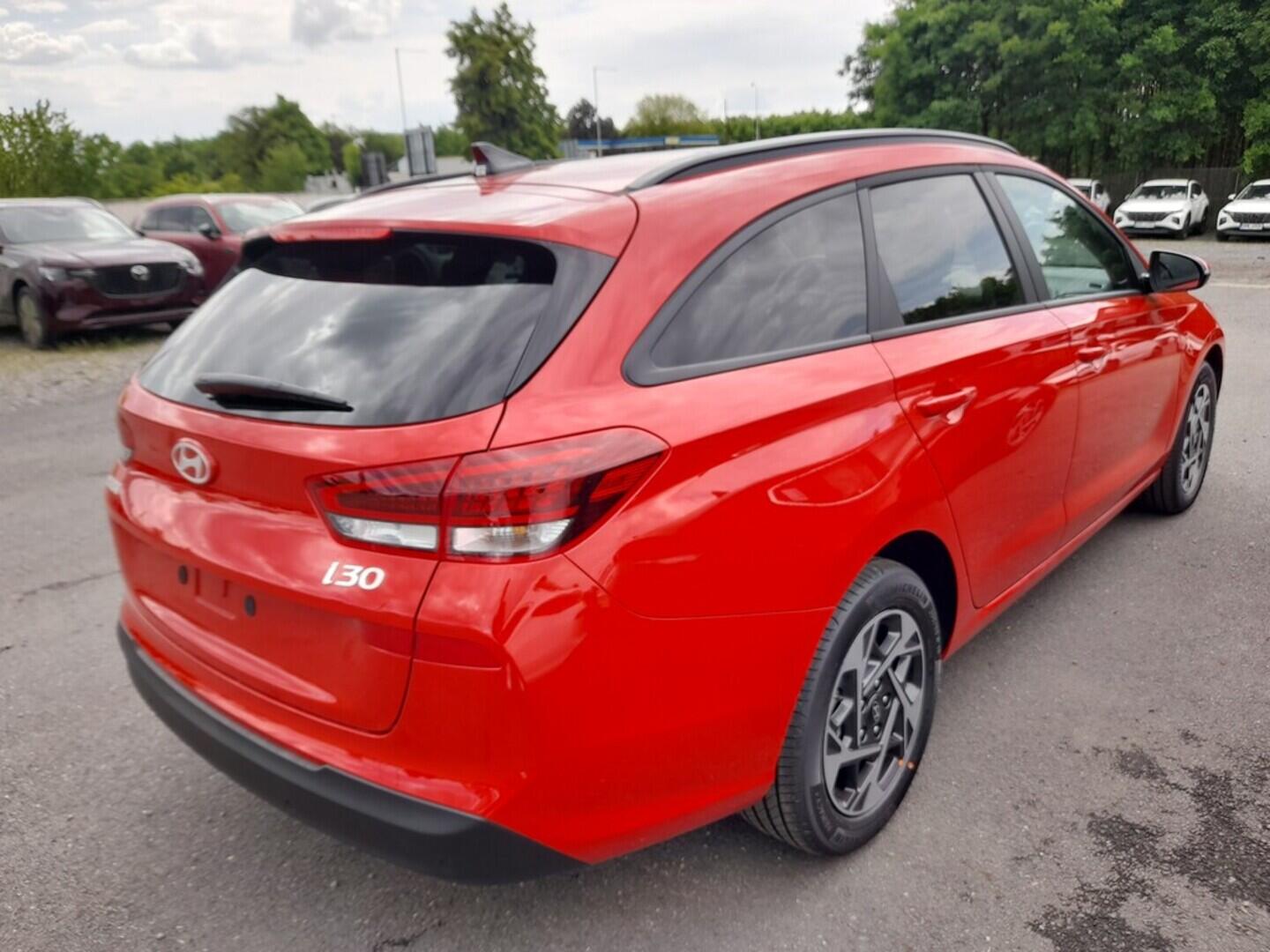 OA41005506_11.webp_i30 WG PD PE Family 1,5 T-GDI MHEV 103 kW