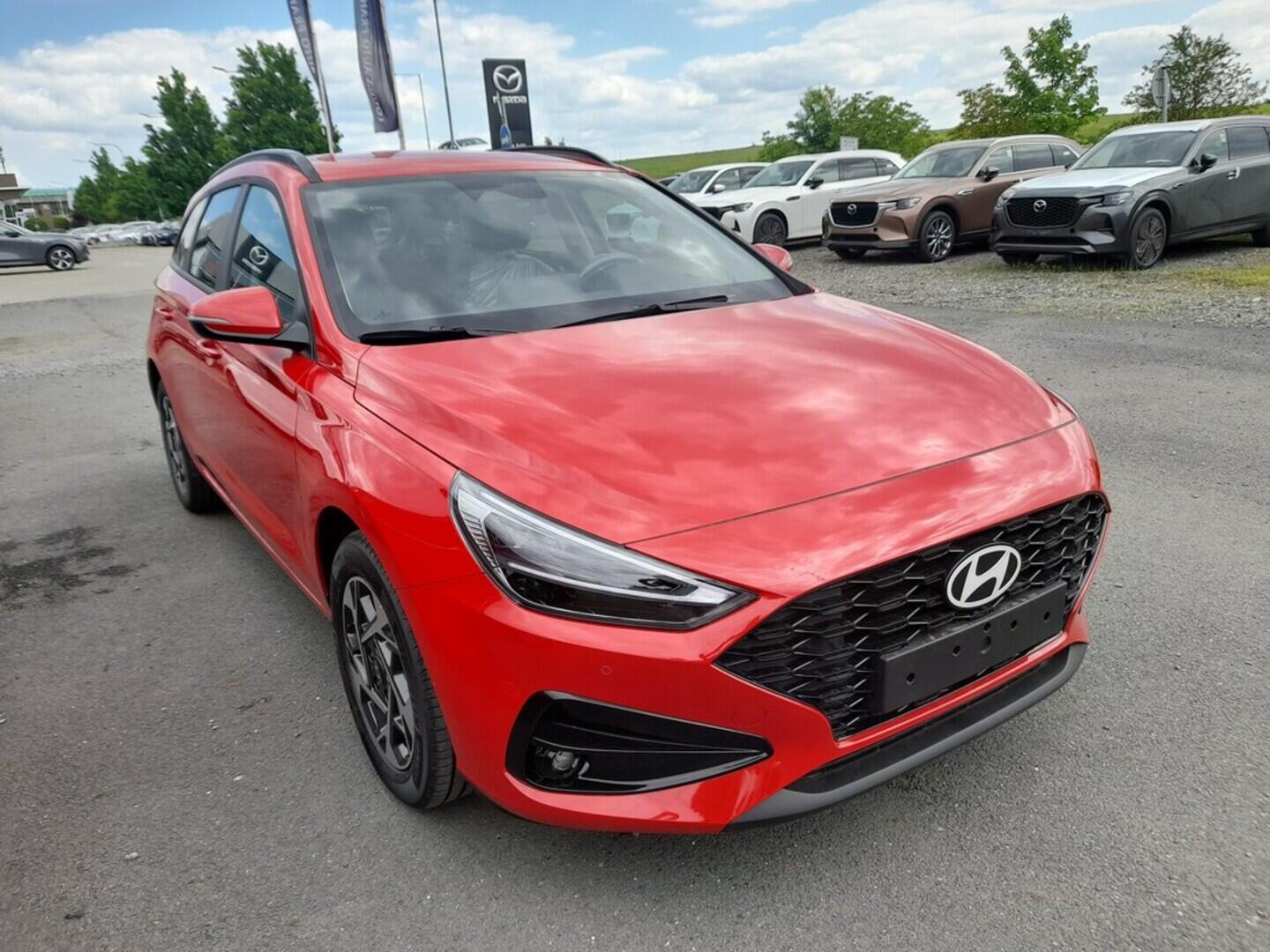 OA41005506_13.webp_i30 WG PD PE Family 1,5 T-GDI MHEV 103 kW