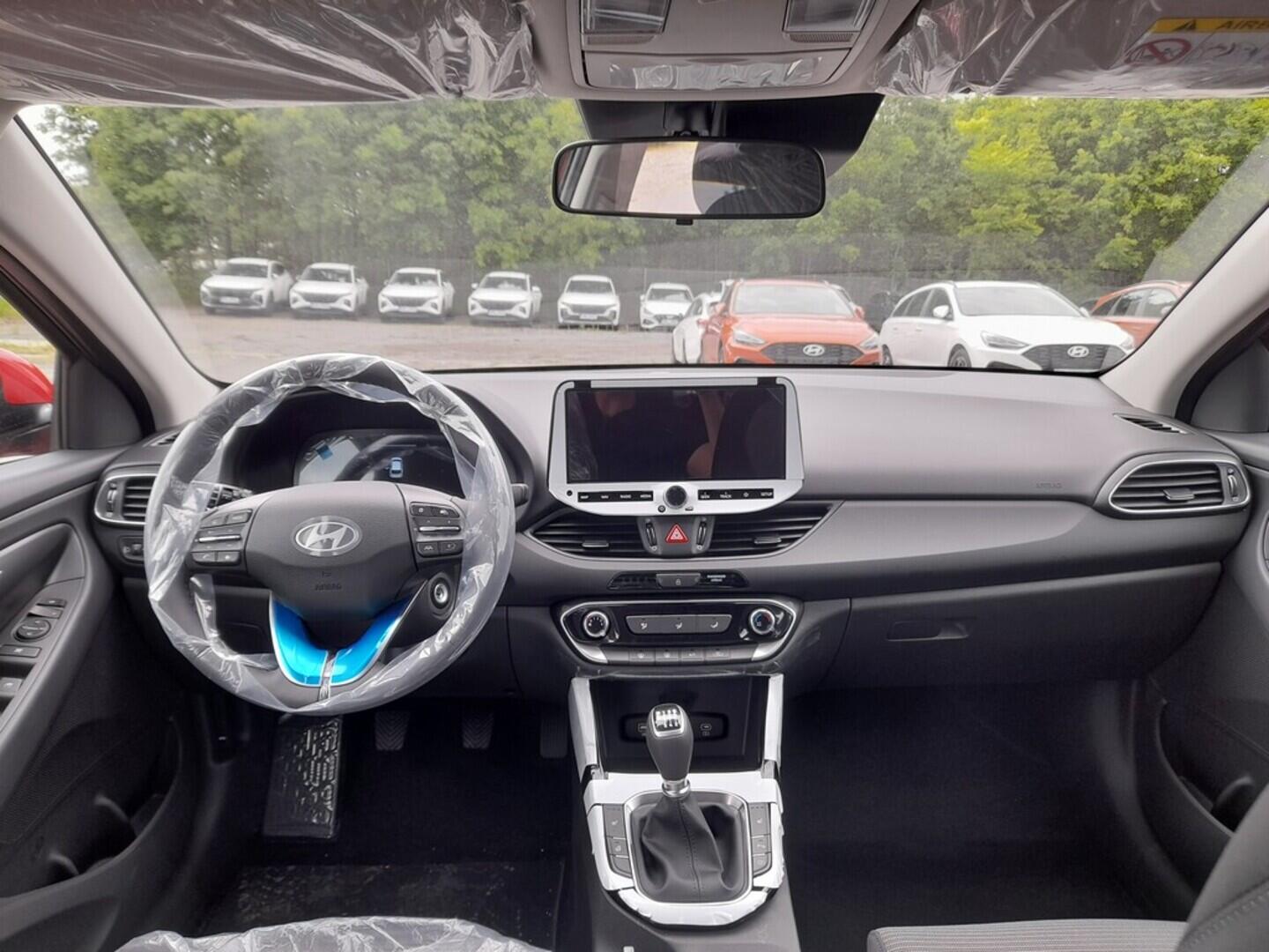 OA41005506_17.webp_i30 WG PD PE Family 1,5 T-GDI MHEV 103 kW