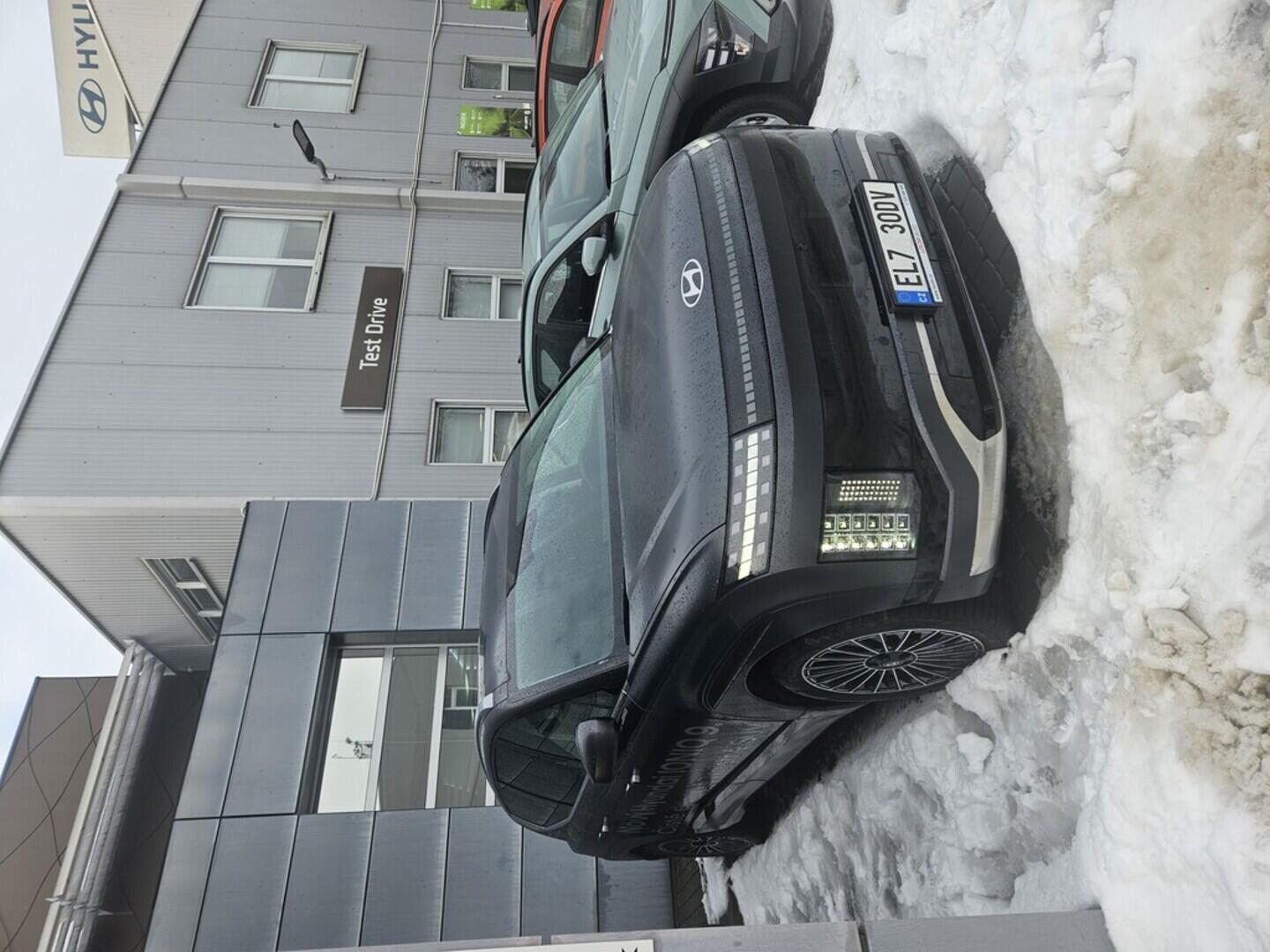 OA41005589_11.webp_IONIQ 9 7S ME Calligraphy POWER PERFORMANCE 110 kWh 314 kW