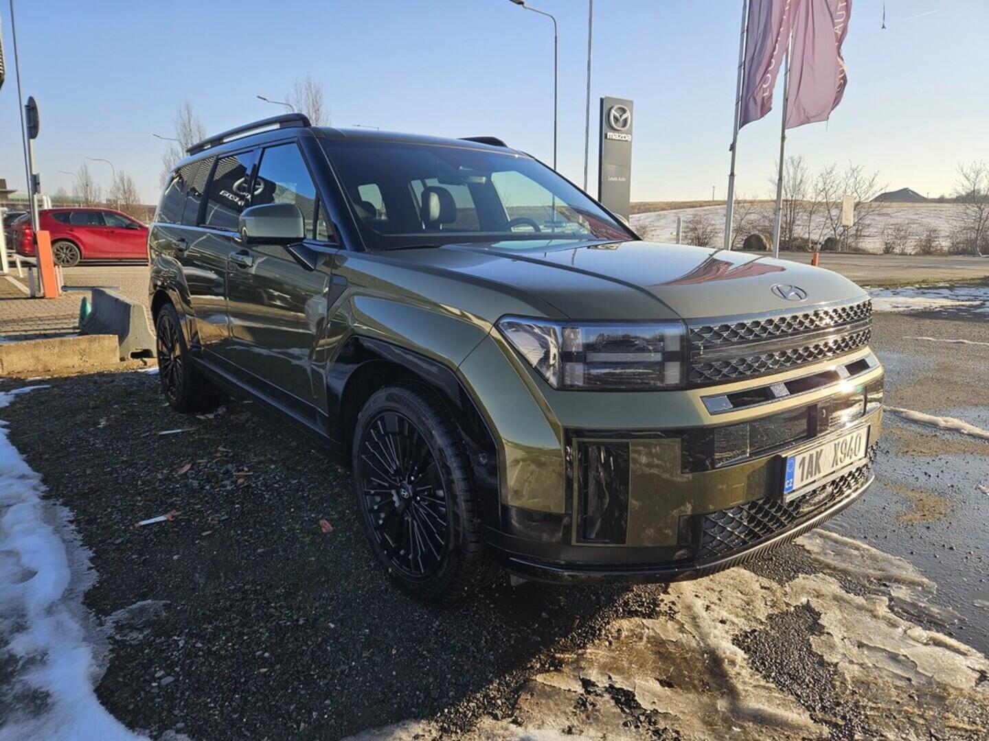 OA41005591_11.webp_SANTA FE HEV MX5 Calligraphy 1,6 T-GDI HEV 158 kW  7 místné