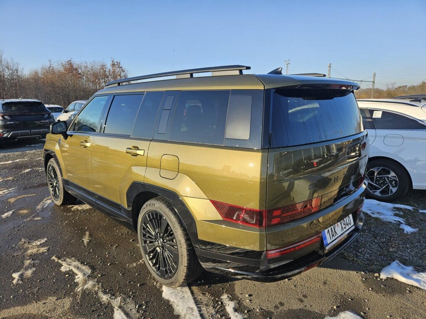 OA41005591_13.webp_SANTA FE HEV MX5 Calligraphy 1,6 T-GDI HEV 158 kW  7 místné