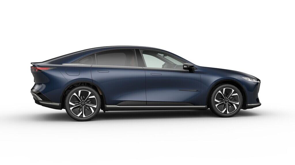 OB71000668_13.webp_6e Takumi Plus 5 HB  EV 245ps LR 245 k EV long range 180 kW