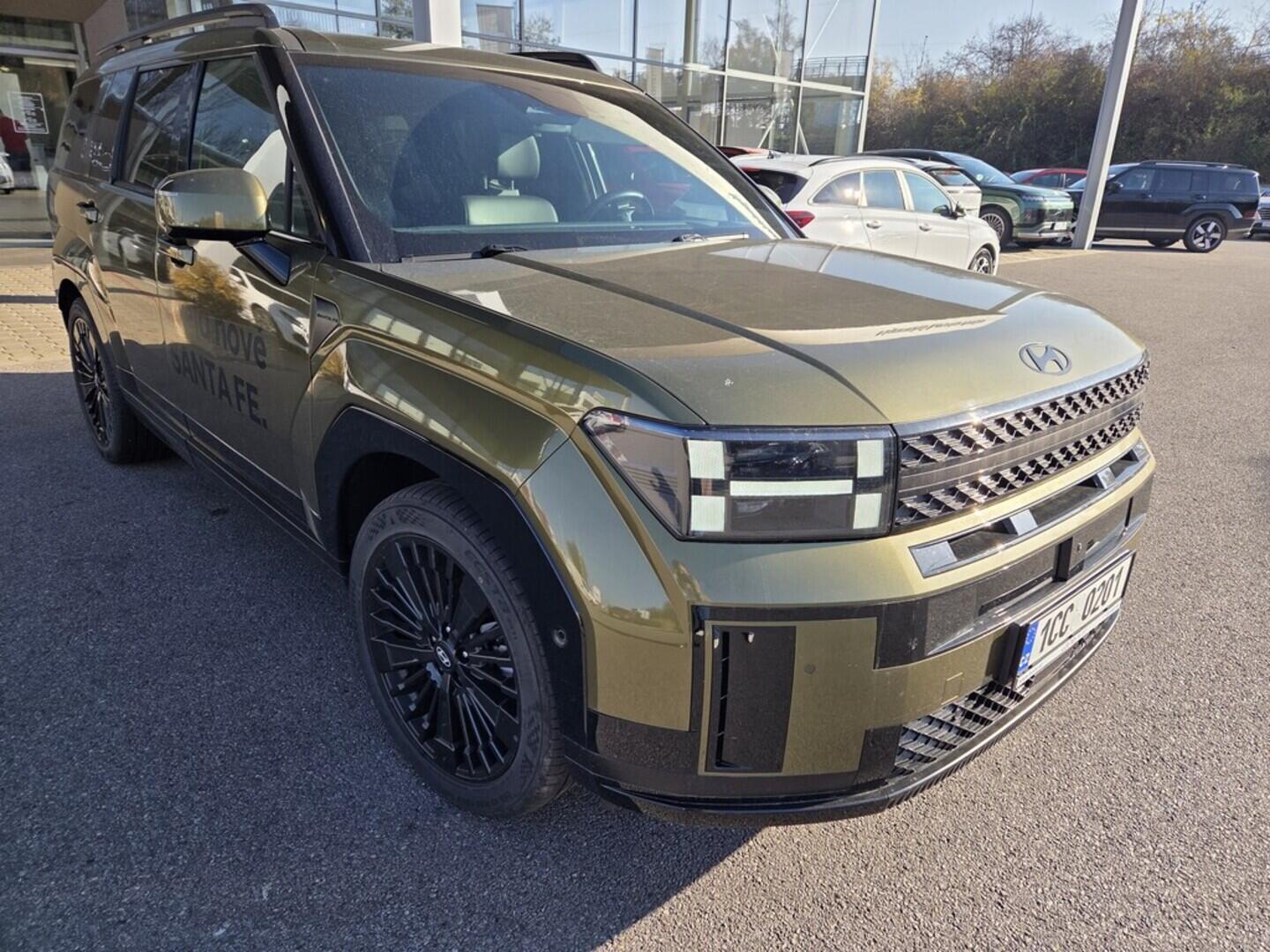 OC41002159_12.webp_SANTA FE HEV MX5 Calligraphy 1,6 T-GDI HEV 6míst  kW