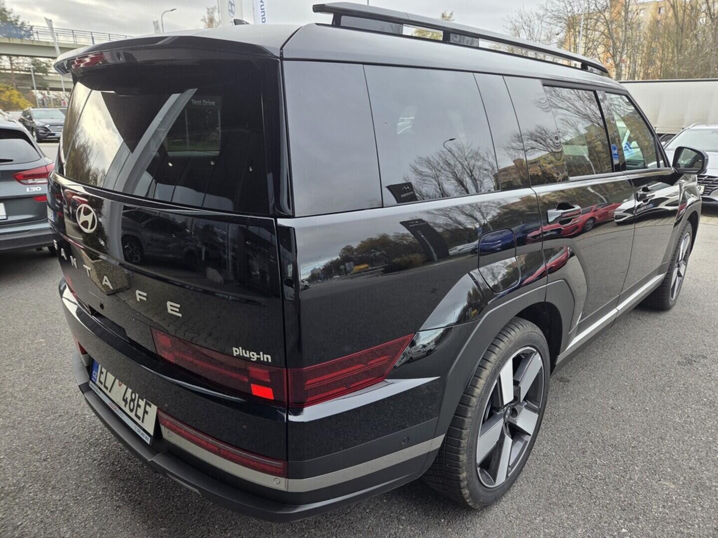 OC41002958_14.webp_SANTA FE PHEV MX5 STYLE 1,6 T-GDI PHEV 7míst  kW