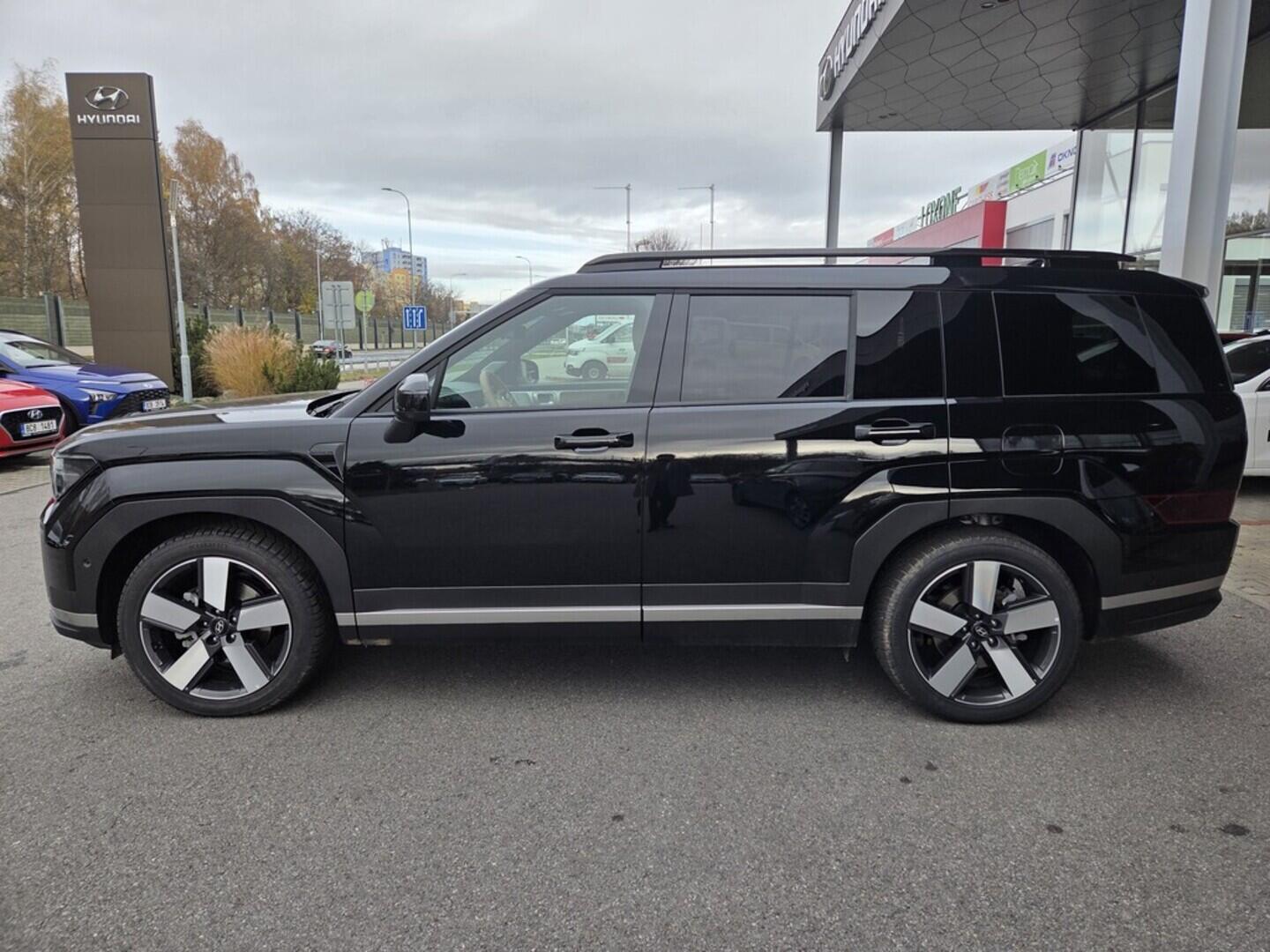 OC41002958_17.webp_SANTA FE PHEV MX5 STYLE 1,6 T-GDI PHEV 7míst  kW