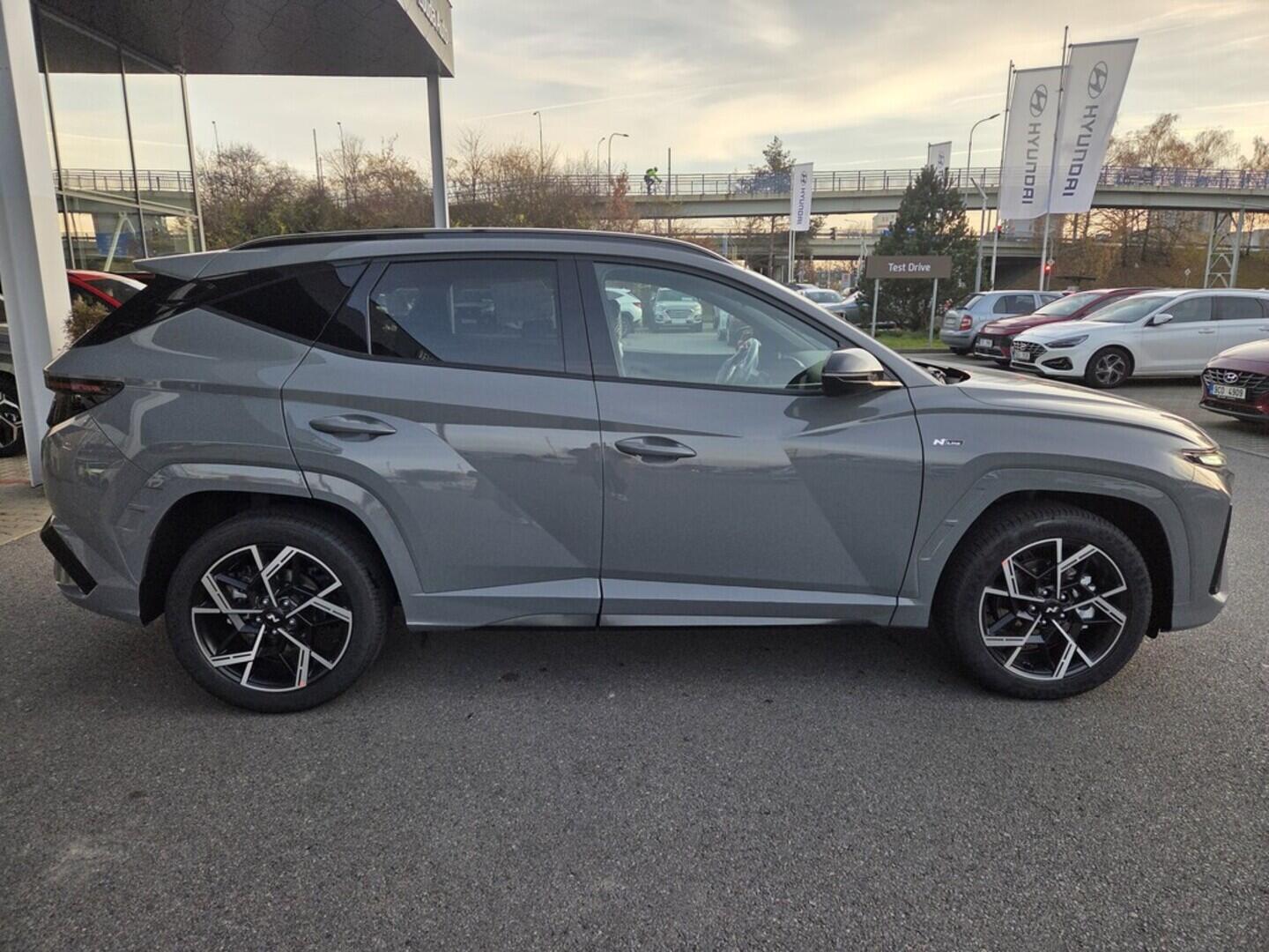 OC41003045_13.webp_TUCSON NX4 GO N Line! 1,6 T-GDI  kW