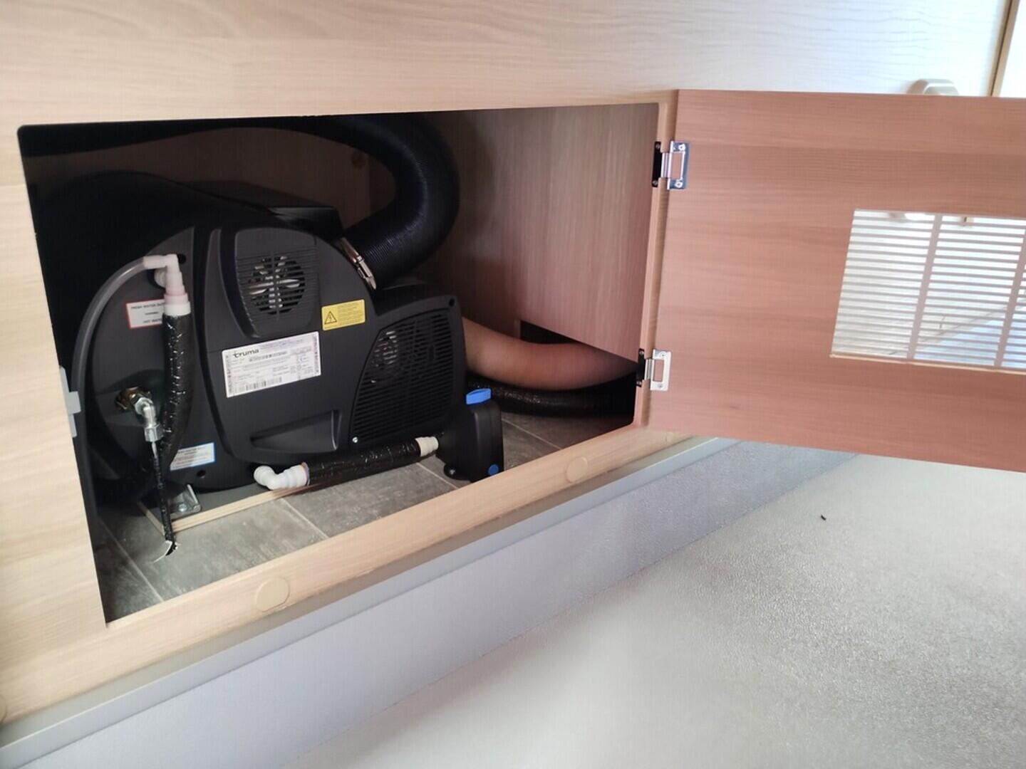 OF06300040_16.webp_Itineo PJ700  Peugeot 103 kW