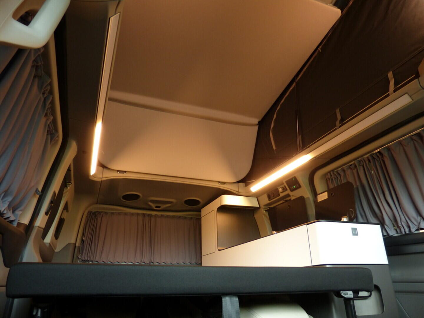 OF06300042_28.webp_CITY CAMP SELECT AWD FORD 125 kW