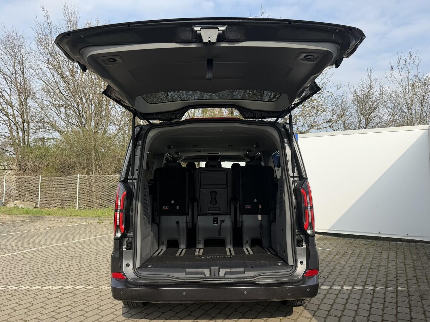 OG51000811_13.webp_Tourneo Custom V710 TOURNEO 2,0 EcoBlue 125 kW