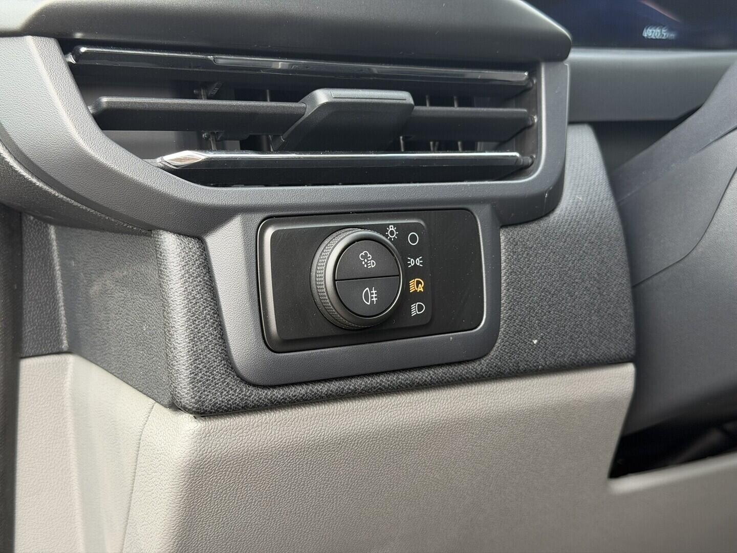 OG51000811_31.webp_Tourneo Custom V710 TOURNEO 2,0 EcoBlue 125 kW