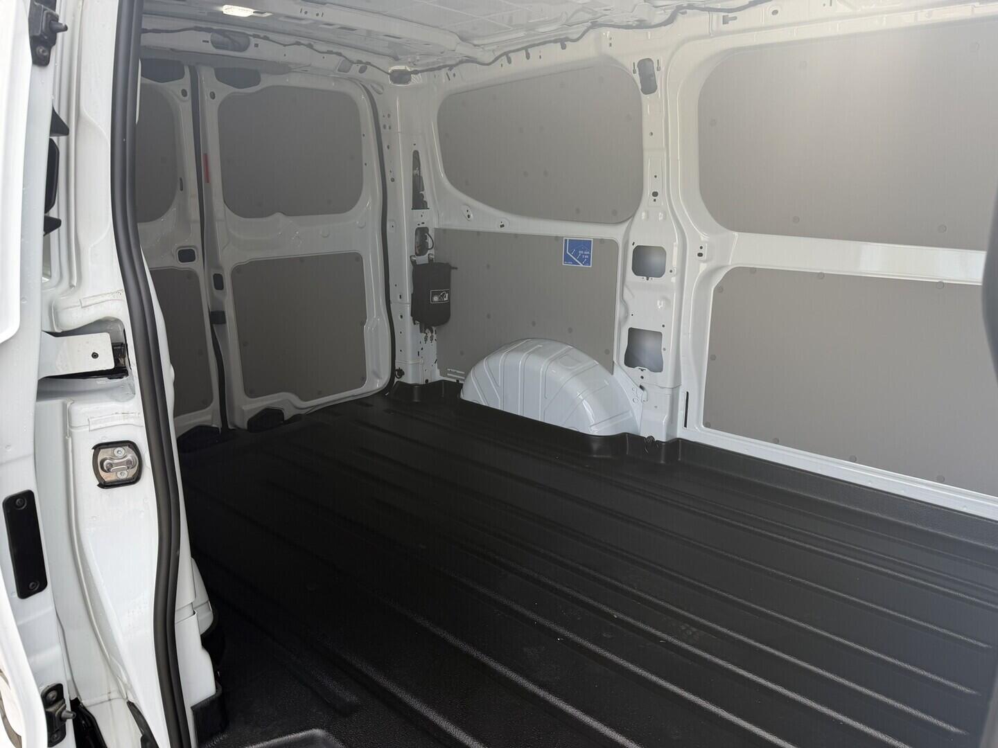 OG51001428_25.webp_Transit Custom Van V710 Van 64 kWh,0 Elektromotor 100 kW