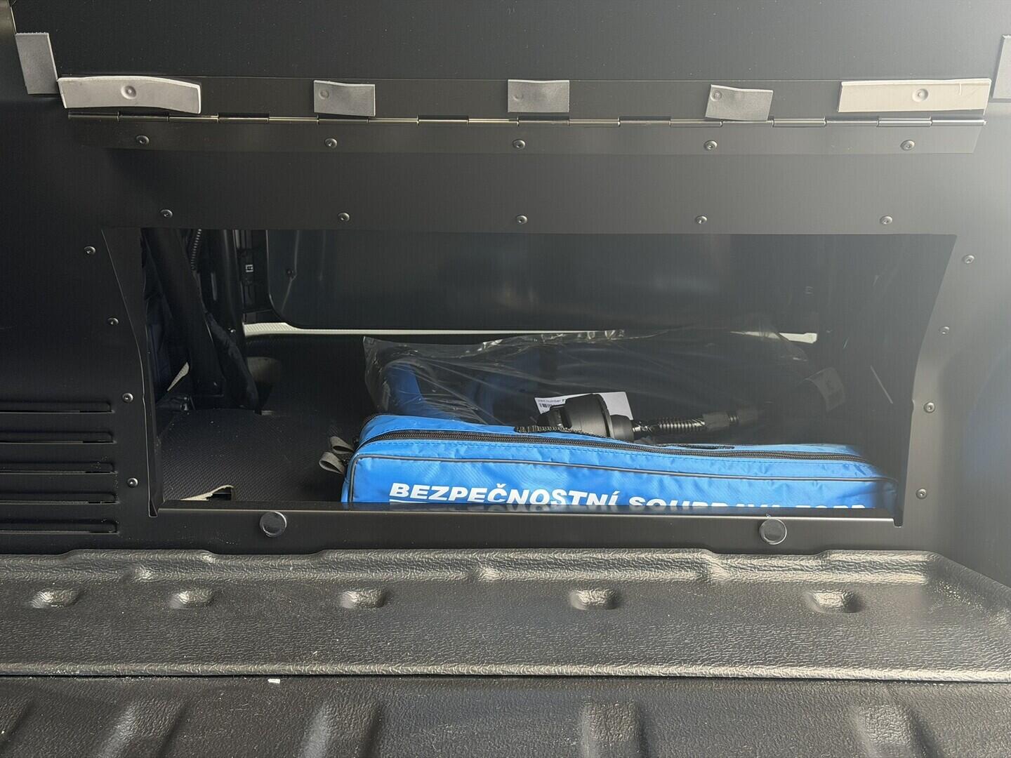 OG51001428_27.webp_Transit Custom Van V710 Van 64 kWh,0 Elektromotor 100 kW