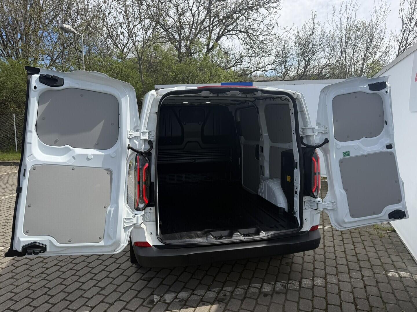 OG51001428_44.webp_Transit Custom Van V710 Van 64 kWh,0 Elektromotor 100 kW