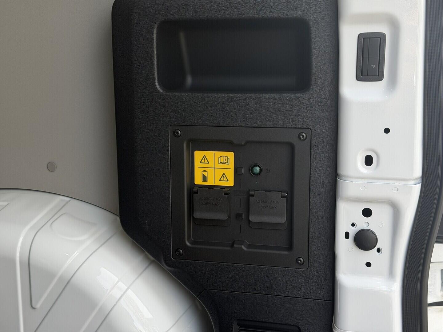 OG51001428_45.webp_Transit Custom Van V710 Van 64 kWh,0 Elektromotor 100 kW