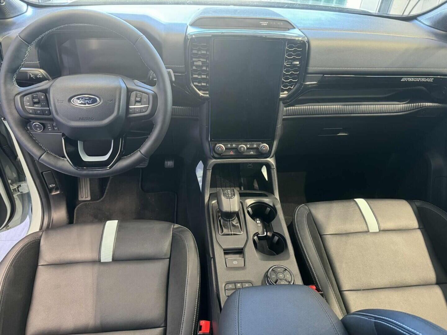 OG51001464_16.webp_Ranger Double Cab 2,3 EcoBoost Hybrid (PHEV) 205 kW