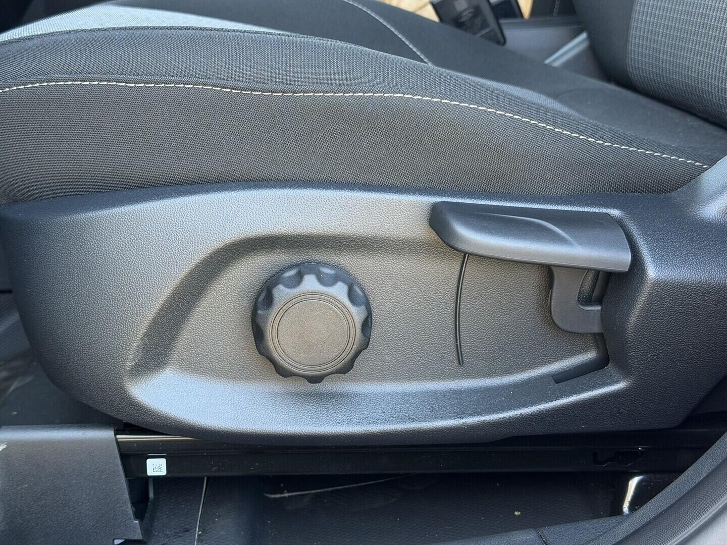 OG51001751_20.webp_Transit Courier V769 Van 43 kWh,0 Elektromotor 100 kW