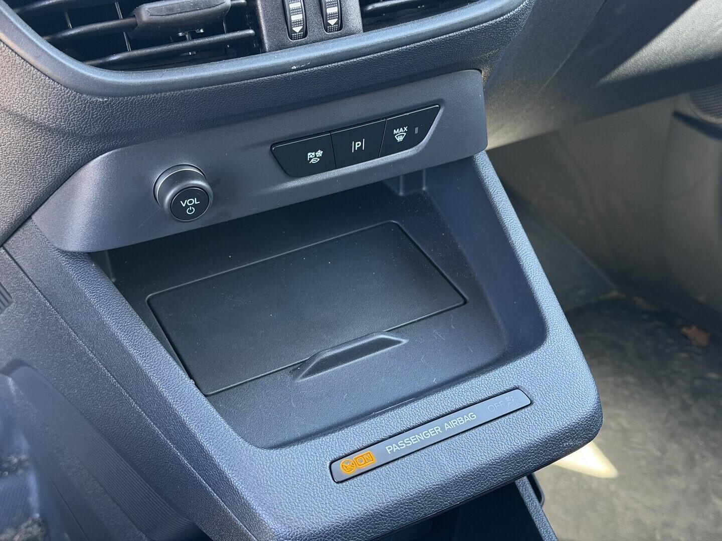 OG51001751_27.webp_Transit Courier V769 Van 43 kWh,0 Elektromotor 100 kW