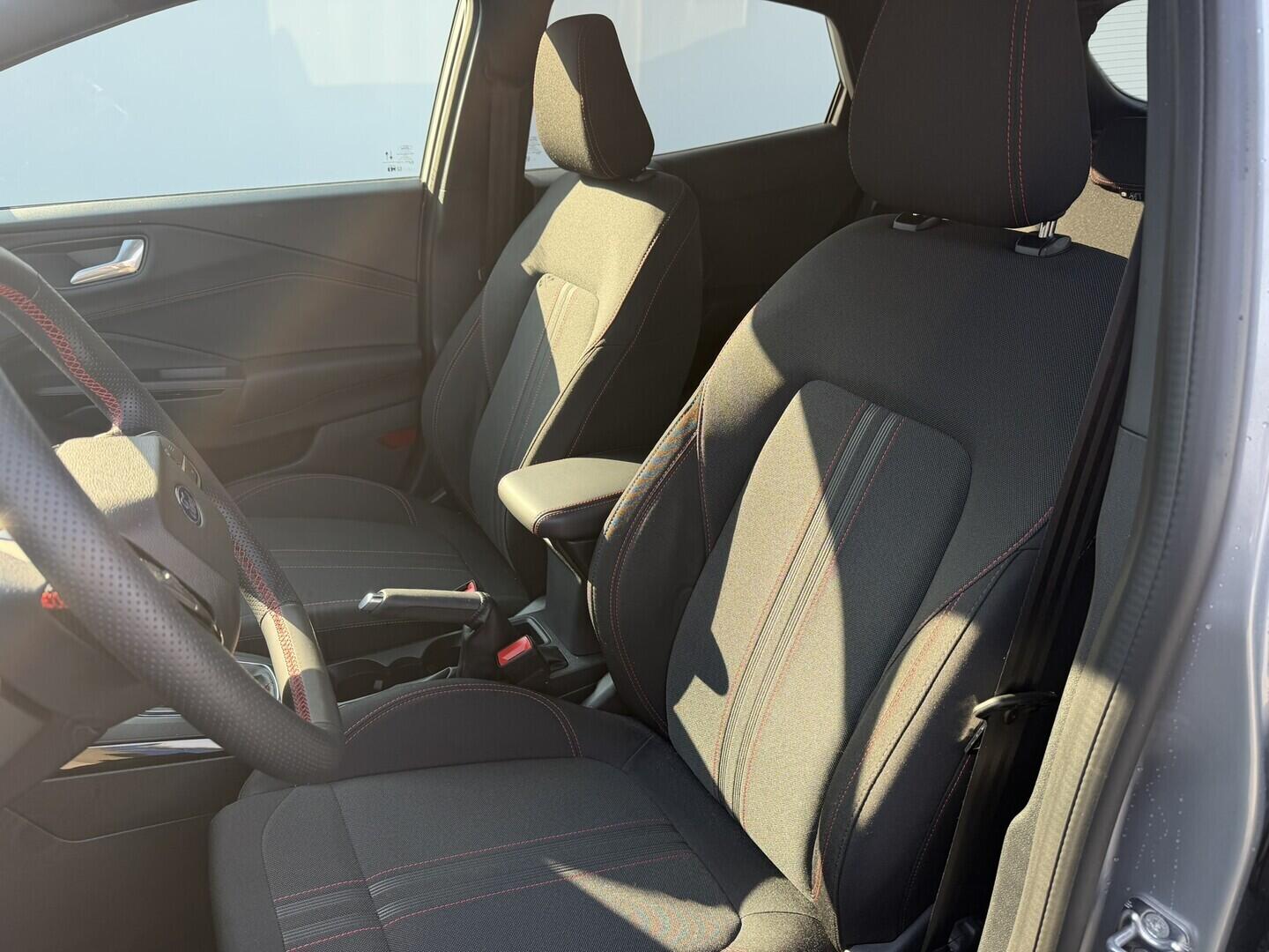 OG51001784_22.webp_Puma ST-LINE 1,0 EcoBoost Hybrid (mHEV) 92 kW